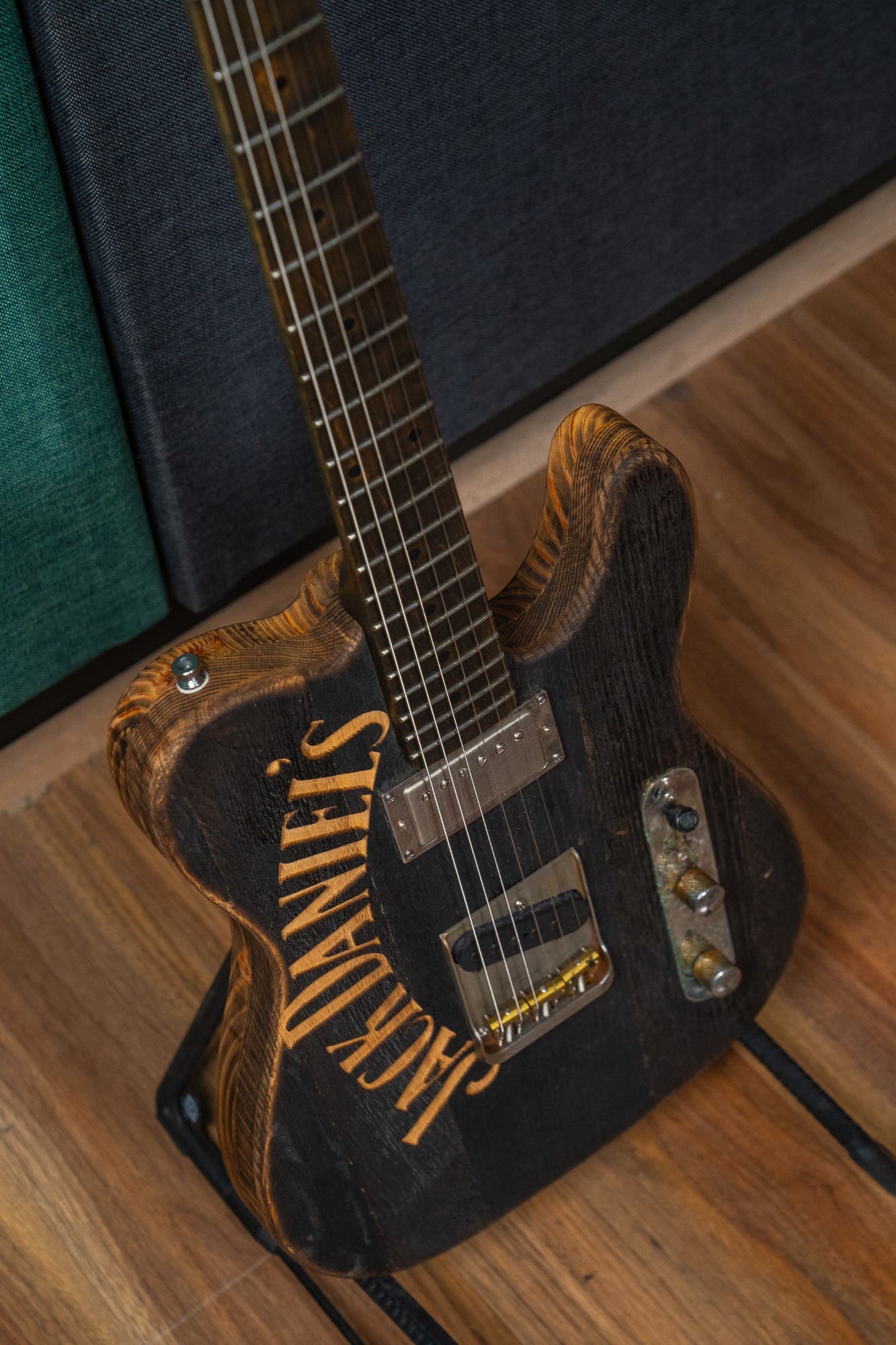 Justin Johnson Signature Guitar + Gator Case - Whiskey Barrel Jack Daniels (2021) - Pre-Owned