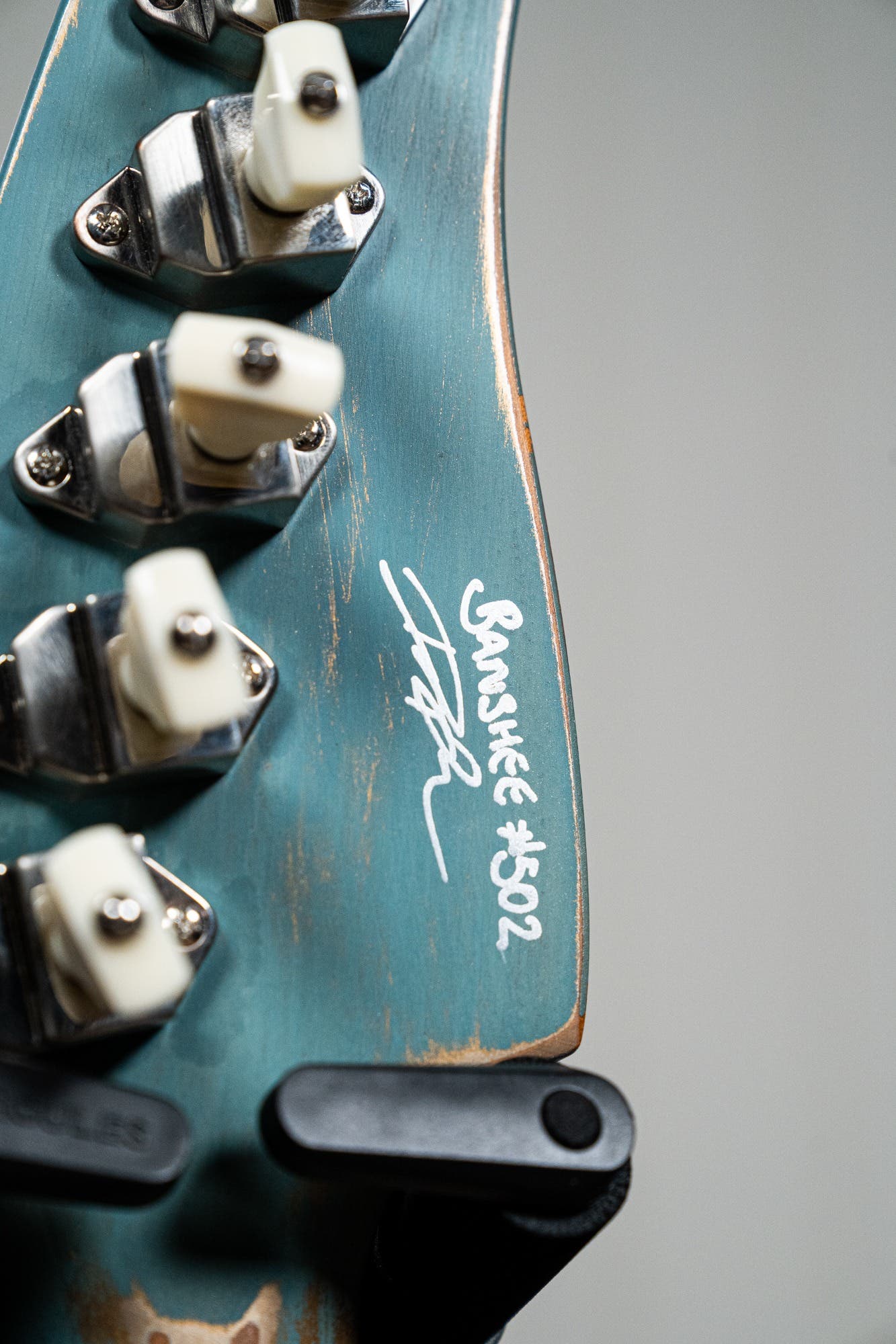 Kauer Guitars Banshee - Custom - Easter Island Relic (BMAUS721B)