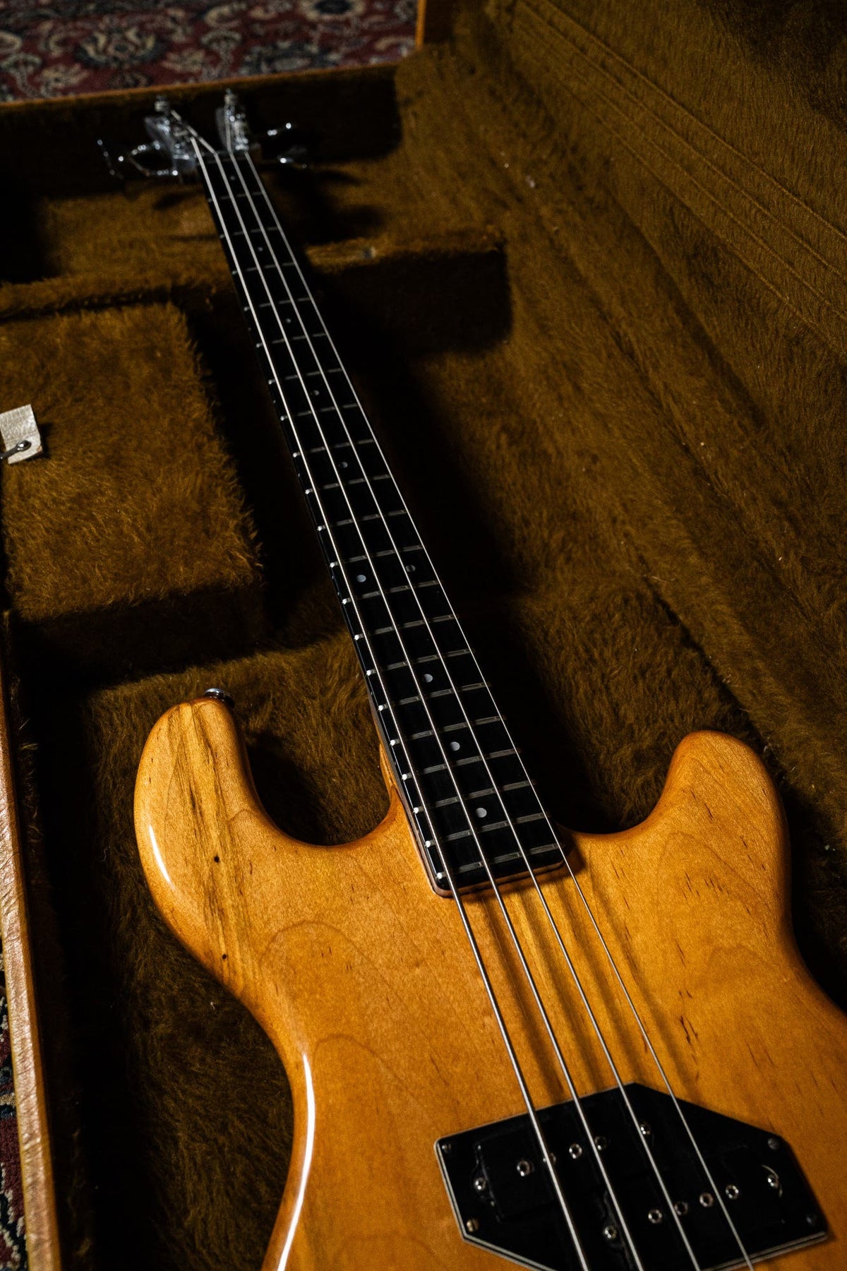 Kramer 1979 DMZ4000 Bass w/Hardcase - Natural - Pre-Owned