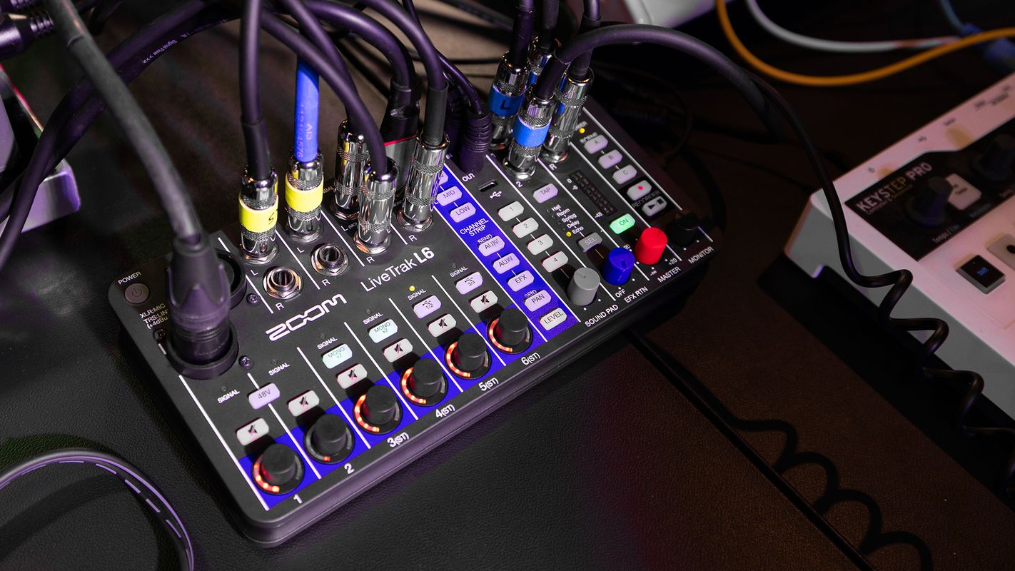 Zoom L6 LiveTrak Mixer + Recorder