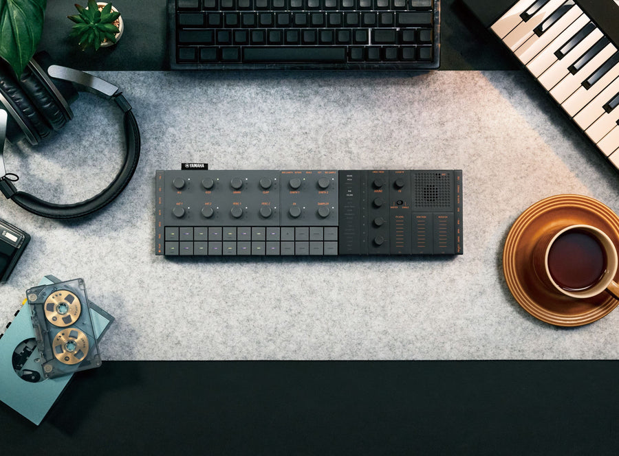 Yamaha SEQTRAK Portable Synth / Music Production Studio - Black