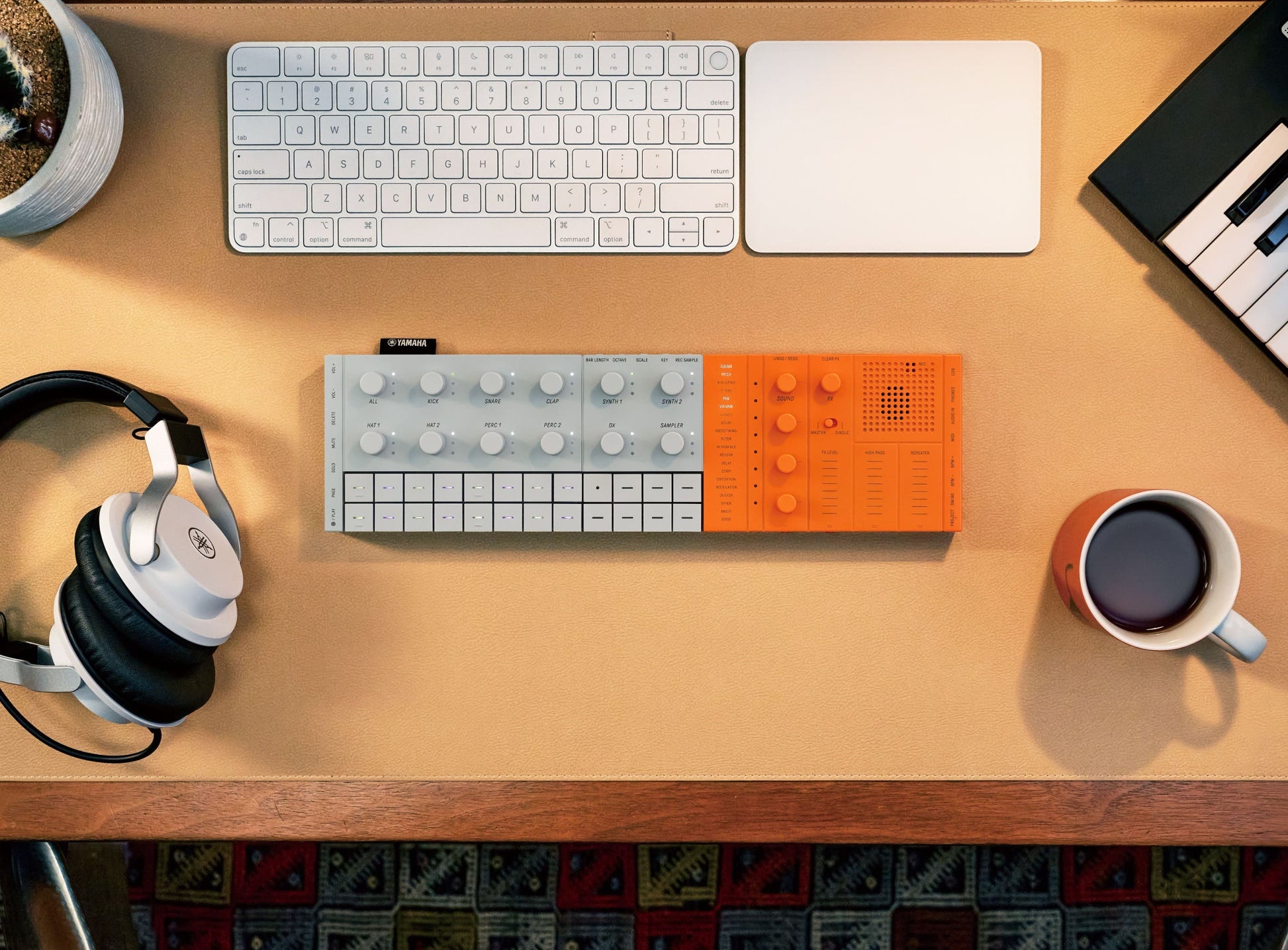 Yamaha SEQTRAK Portable Synth / Music Production Studio - Orange