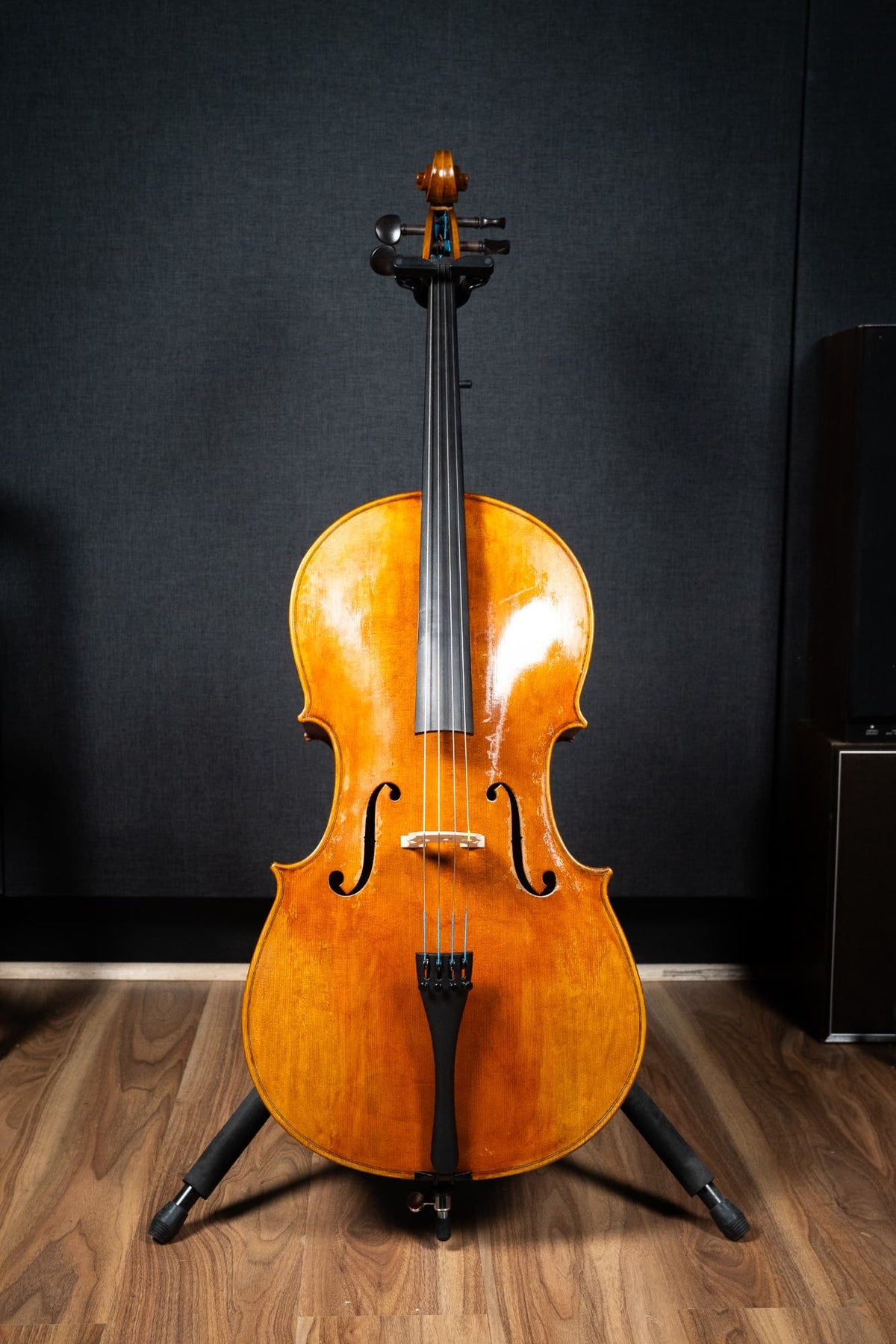Makers II 4/4 Cello w/Subtle Antiquing - Fully Set Up W/Jargar Strings (Instrument Only)