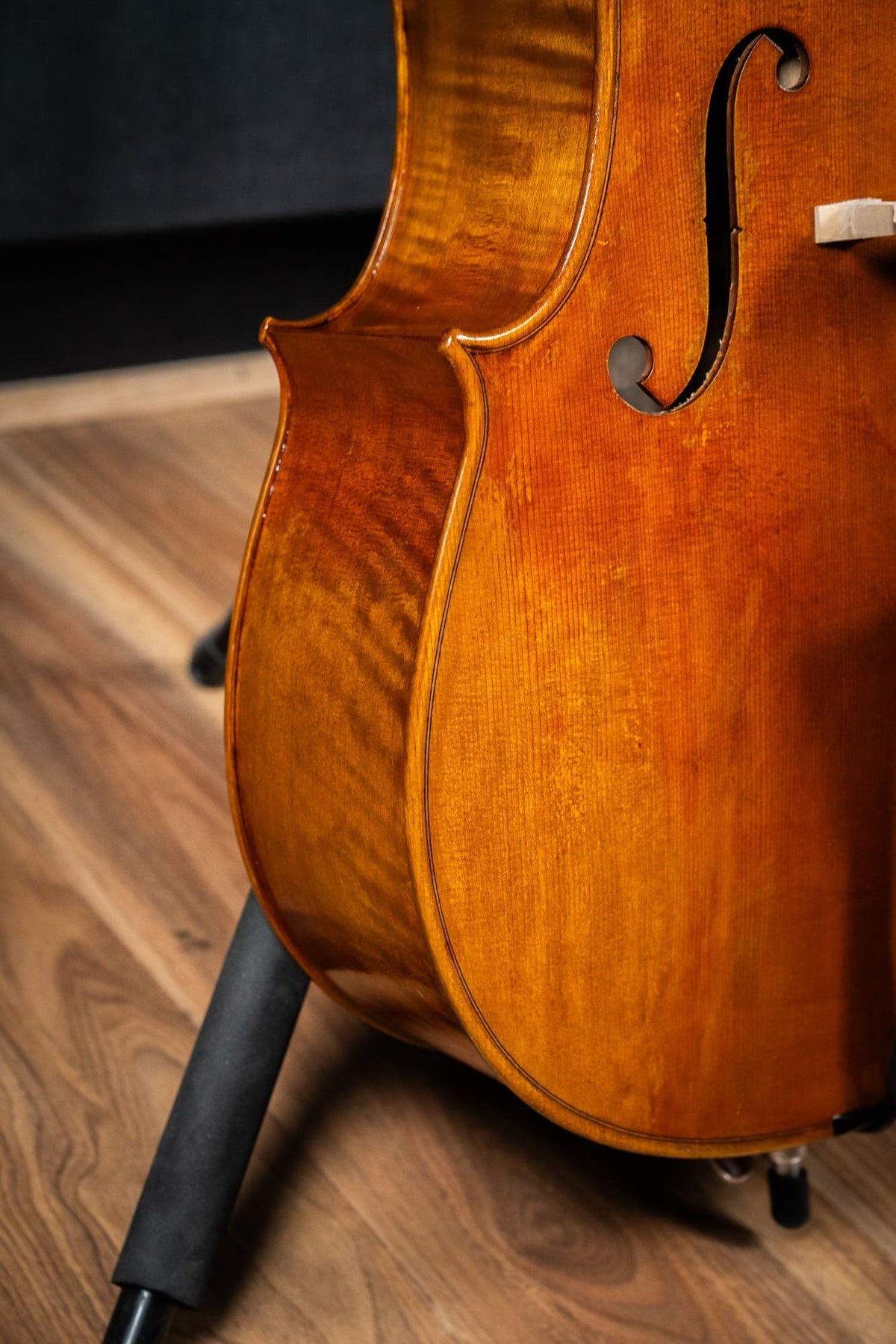 Makers II 4/4 Cello w/Subtle Antiquing - Fully Set Up W/Jargar Strings (Instrument Only)