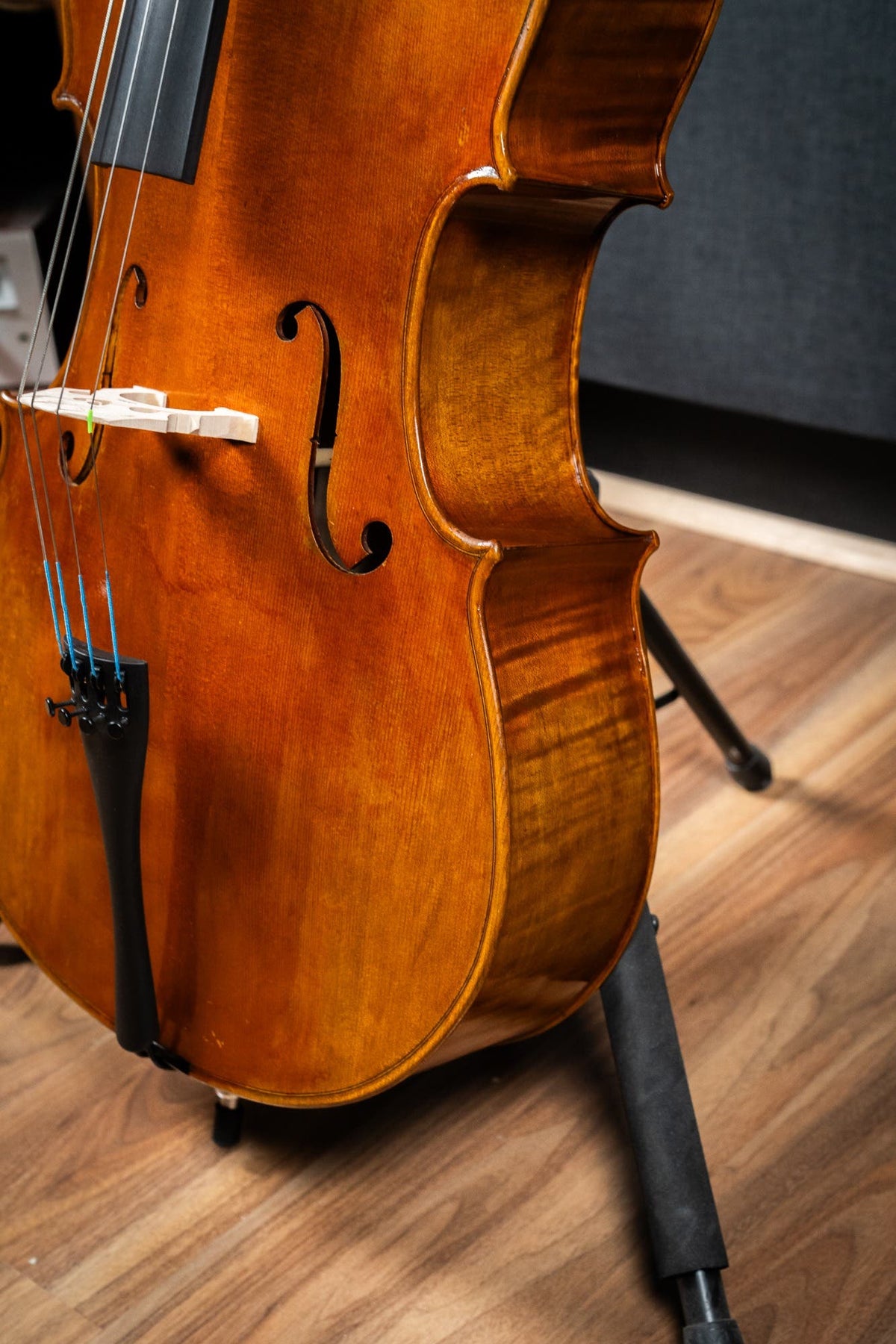Makers II 4/4 Cello w/Subtle Antiquing - Fully Set Up W/Jargar Strings (Instrument Only)