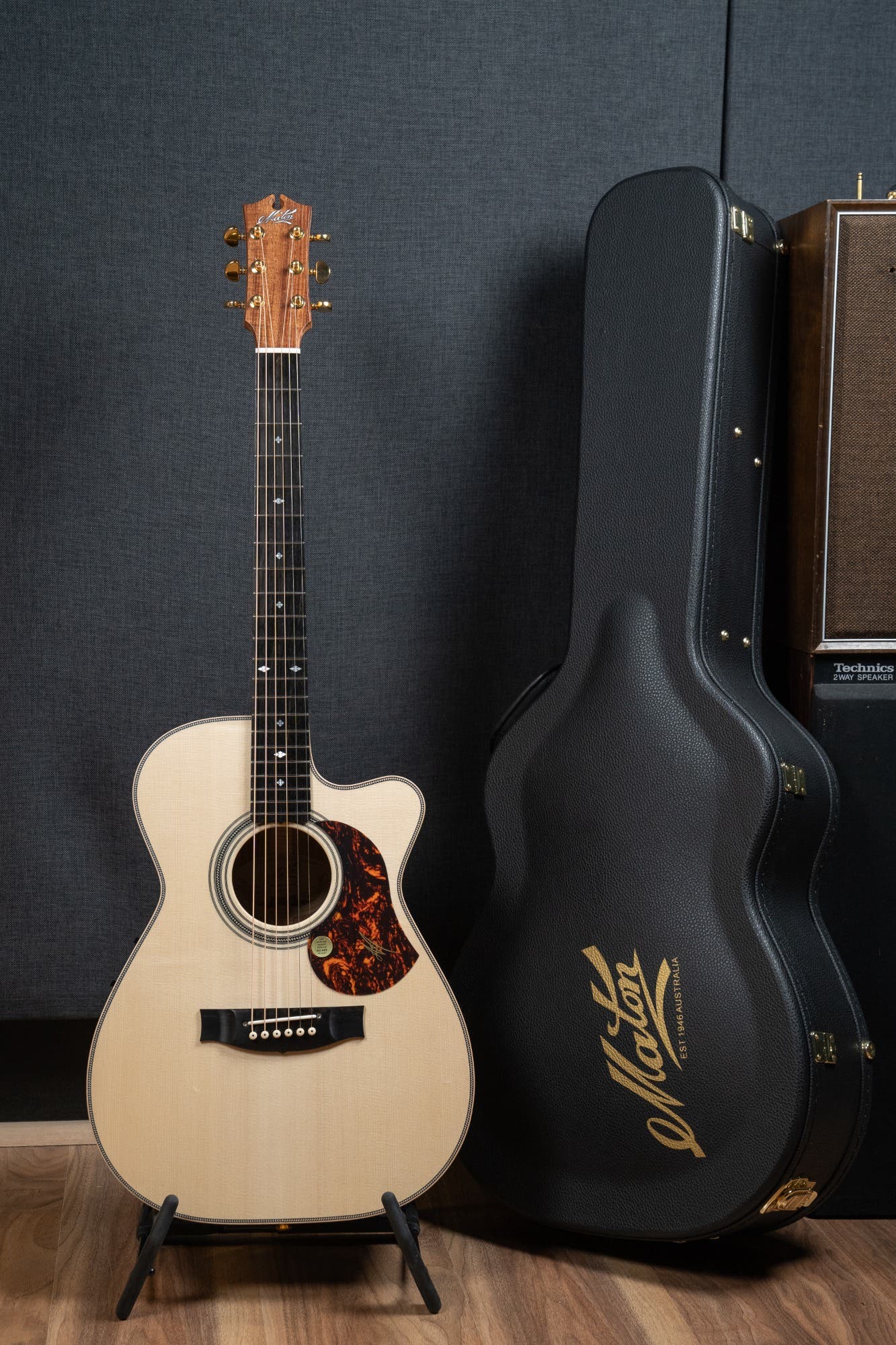 Maton EBG808C-ARTIST Acoustic Electric Guitar w/Case