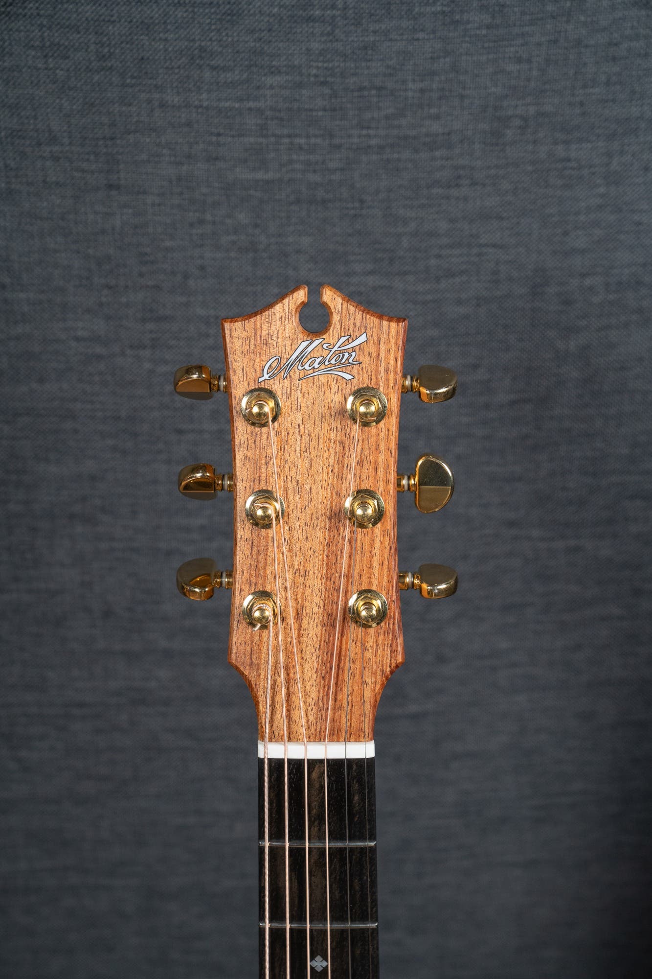 Maton EBG808C-ARTIST Acoustic Electric Guitar w/Case