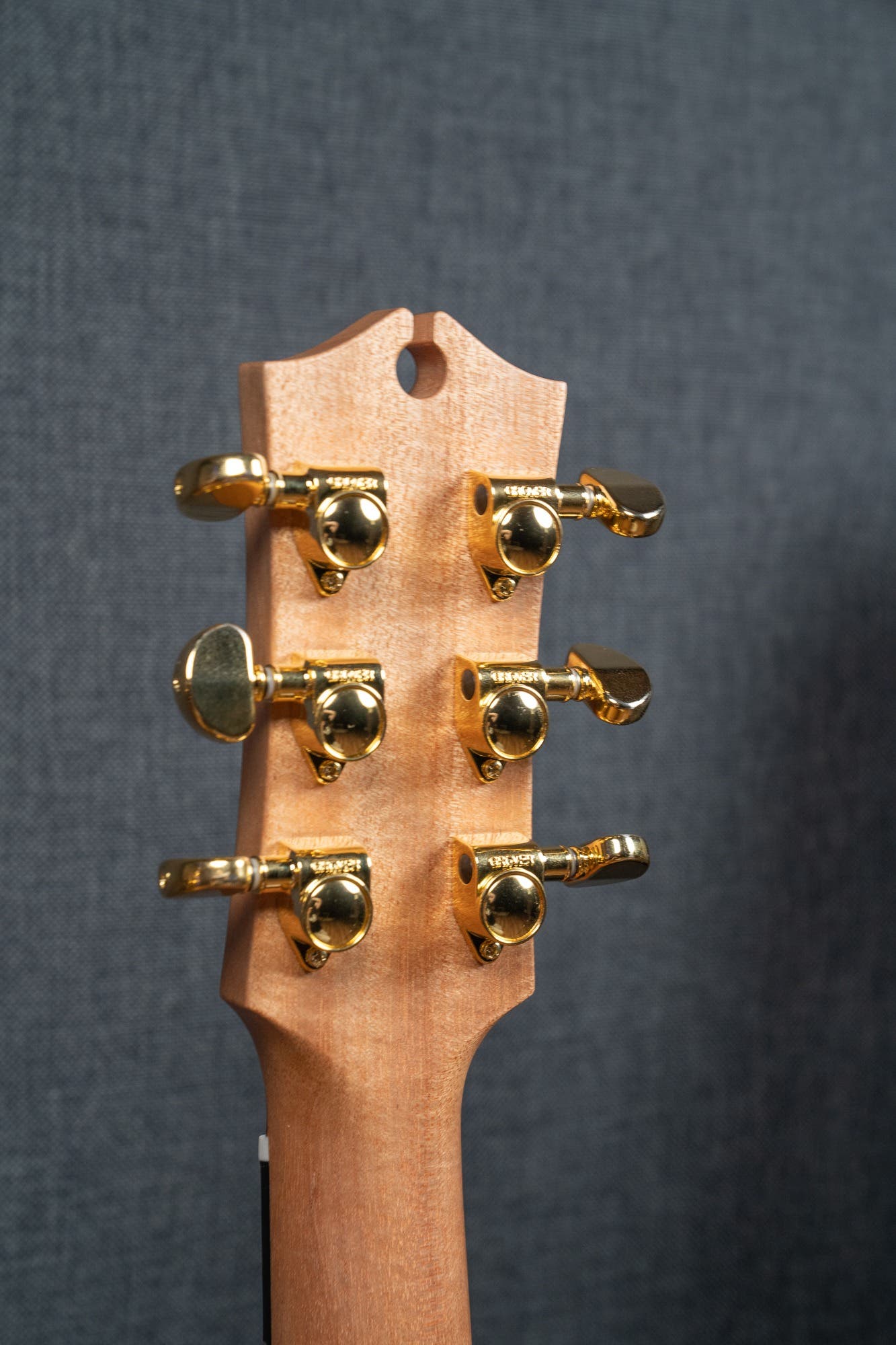 Maton EBG808C-ARTIST Acoustic Electric Guitar w/Case