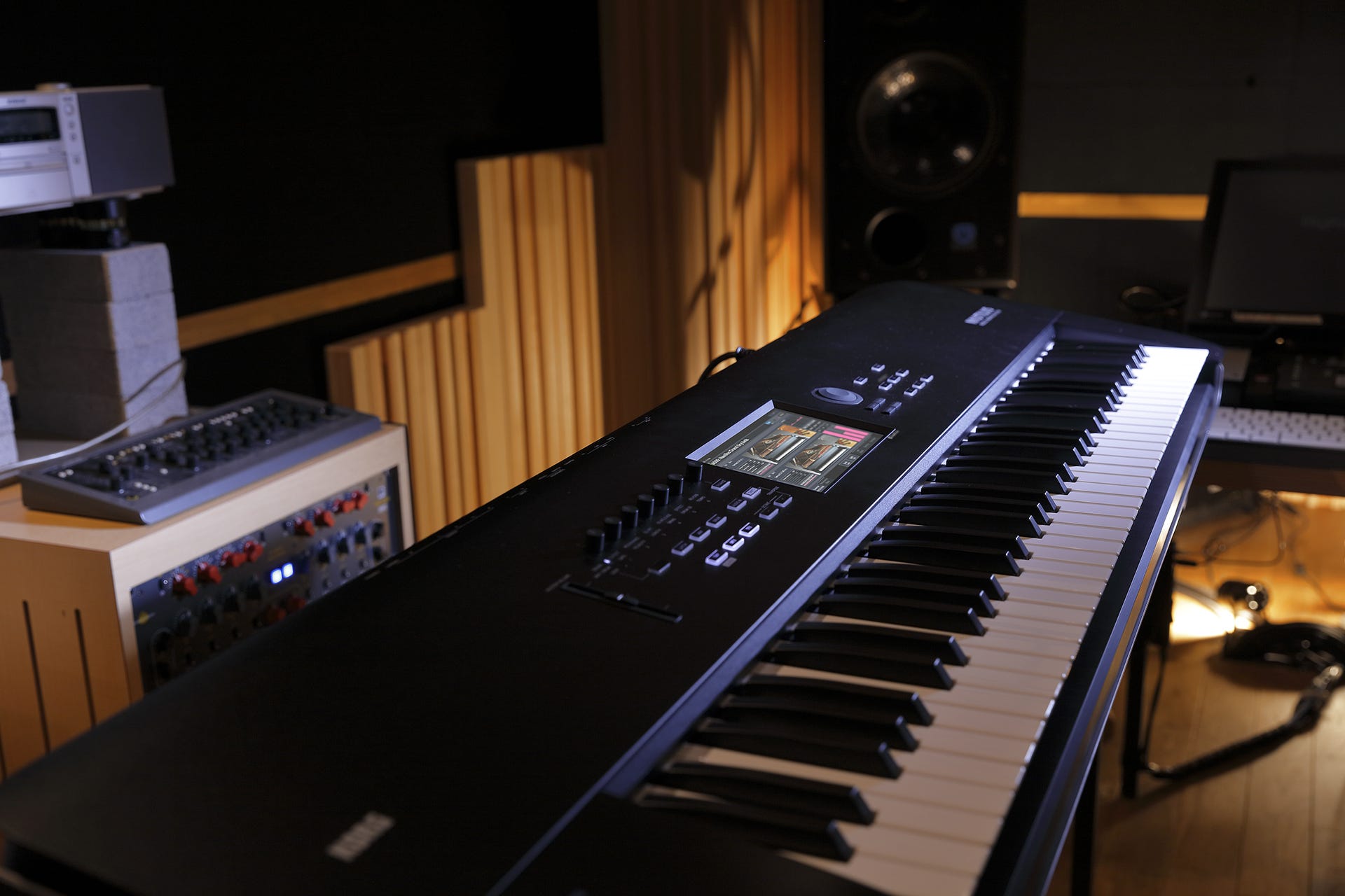 Korg Nautilus 73 Keyboard Workstation w/Light Touch Keys