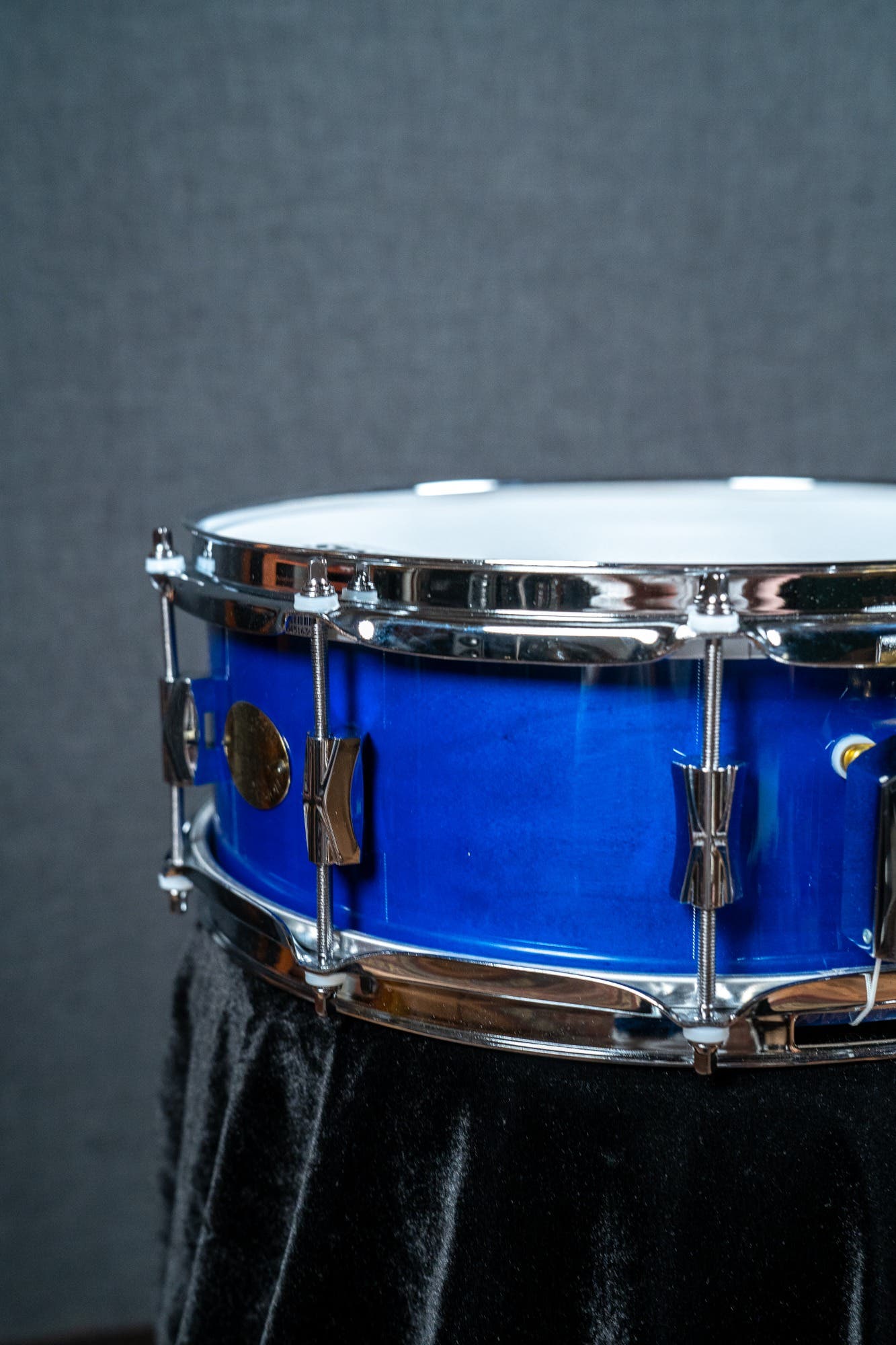Noble and Cooley CD 14x5 Maple Snare - Trans Blue Gloss (Chrome HW)