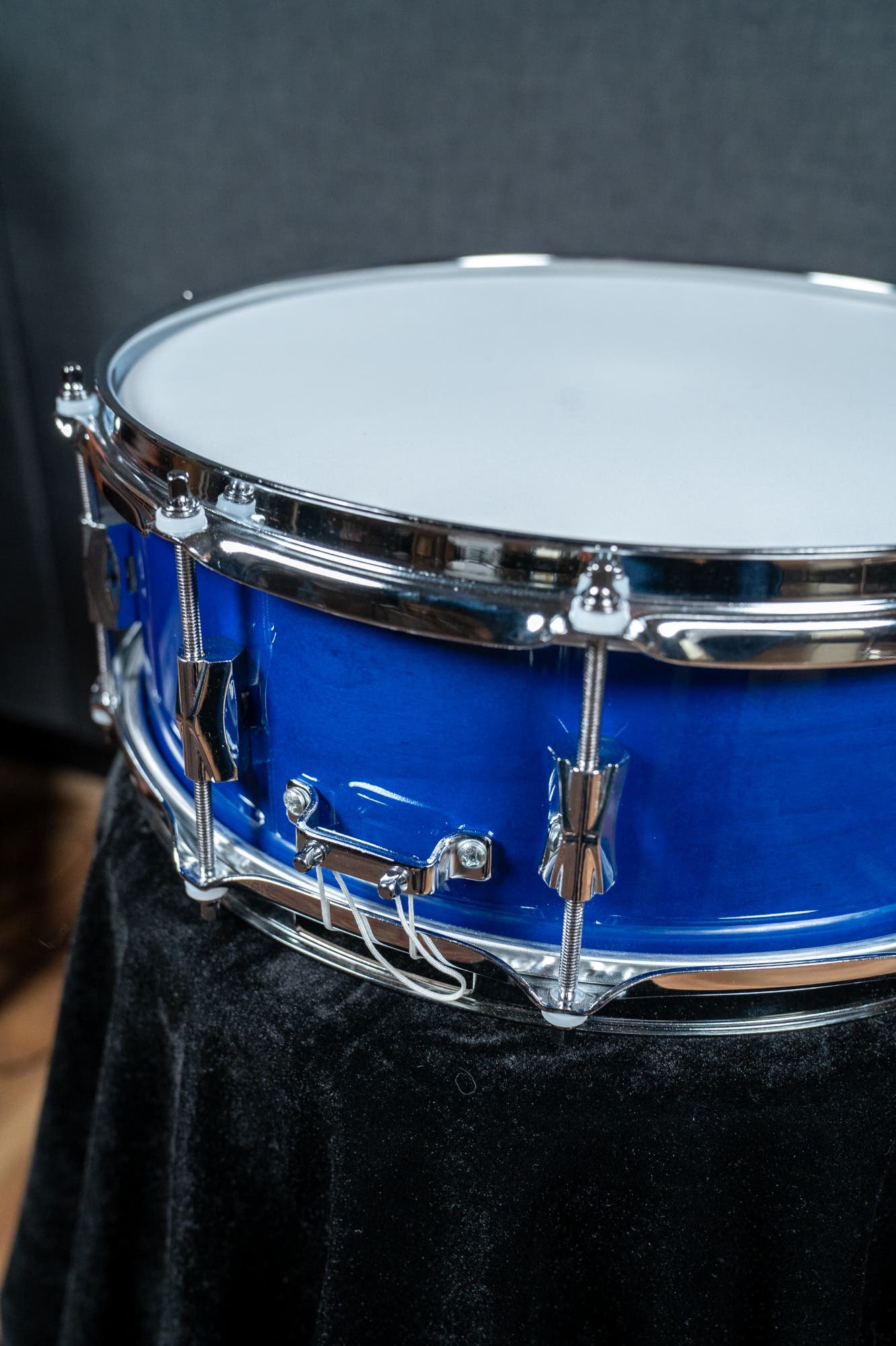Noble and Cooley CD 14x5 Maple Snare - Trans Blue Gloss (Chrome HW)