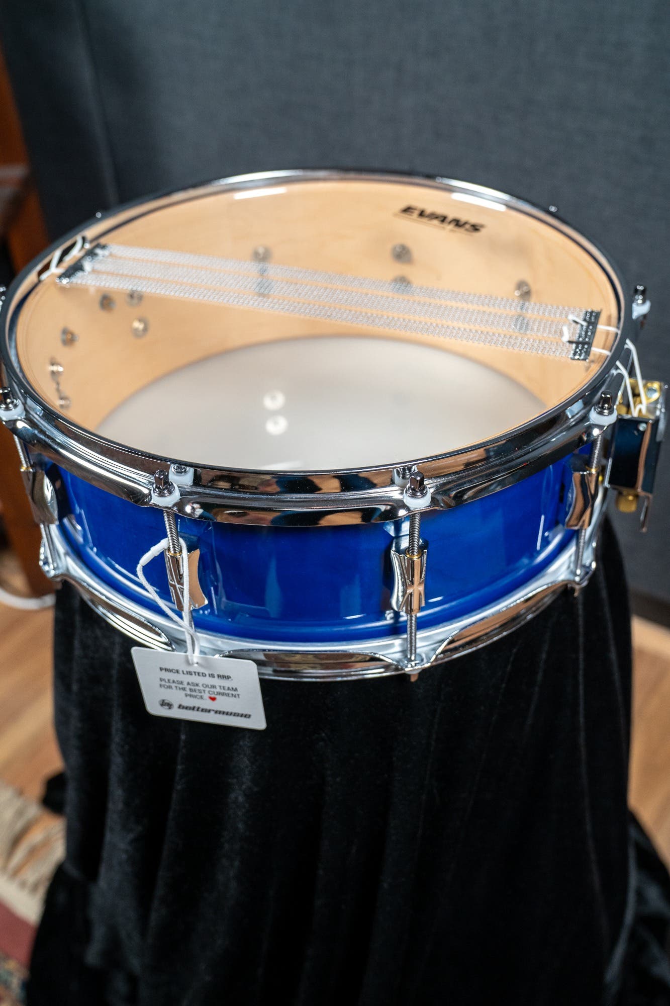 Noble and Cooley CD 14x5 Maple Snare - Trans Blue Gloss (Chrome HW)