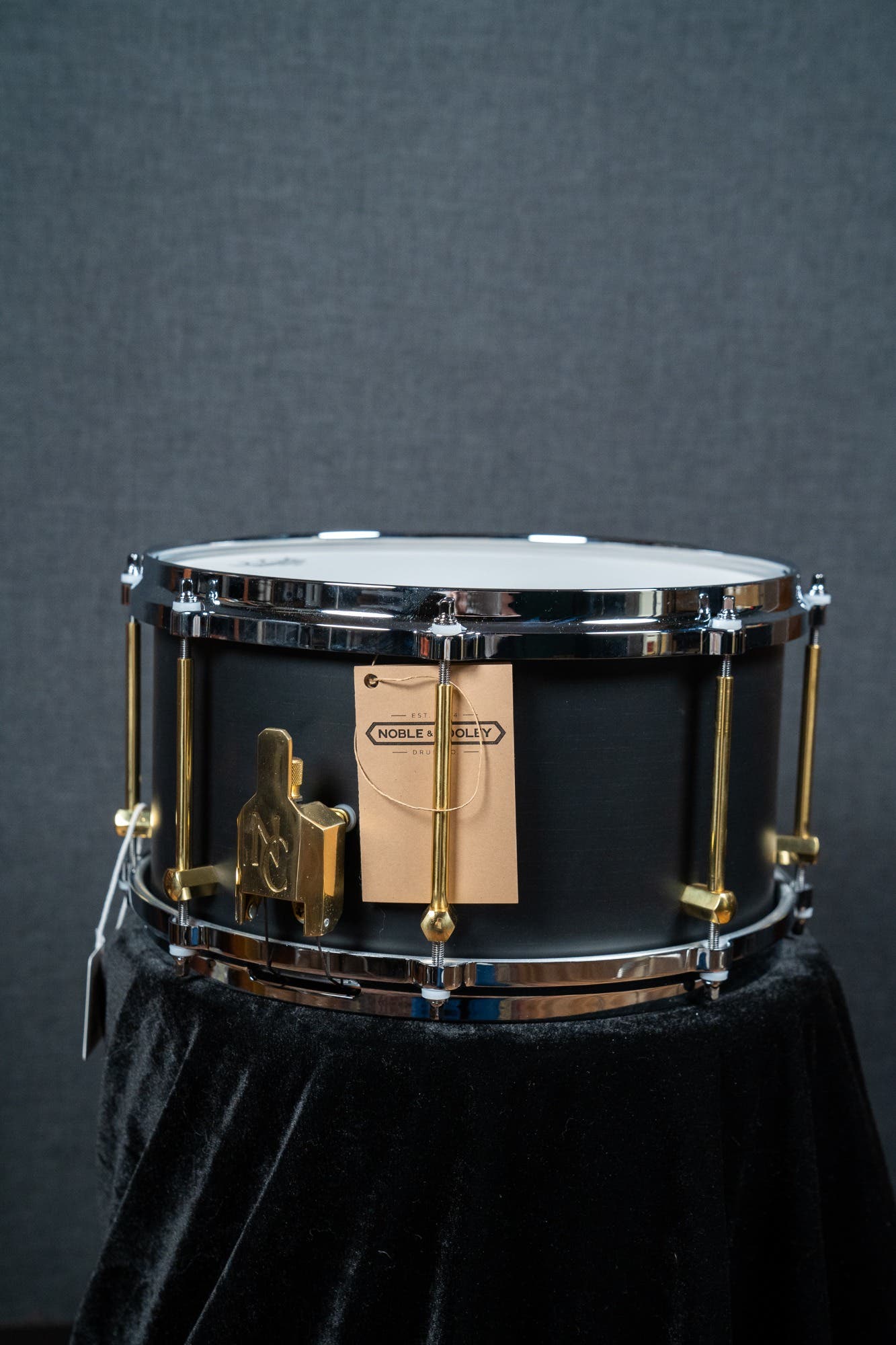 Noble and Cooley 13x7 Solid Shell Maple Snare - Black Super Matte (Brass HW/Chrome Hoops)