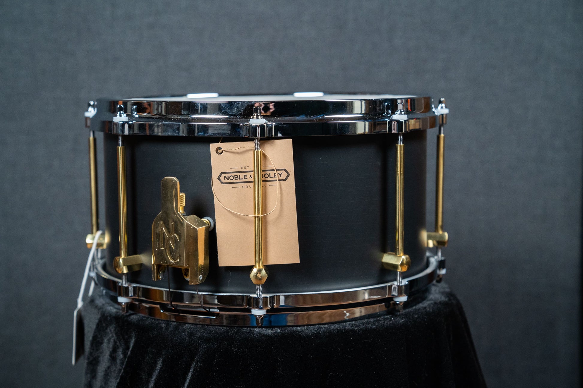 Noble and Cooley 13x7 Solid Shell Maple Snare - Black Super Matte (Brass HW/Chrome Hoops)
