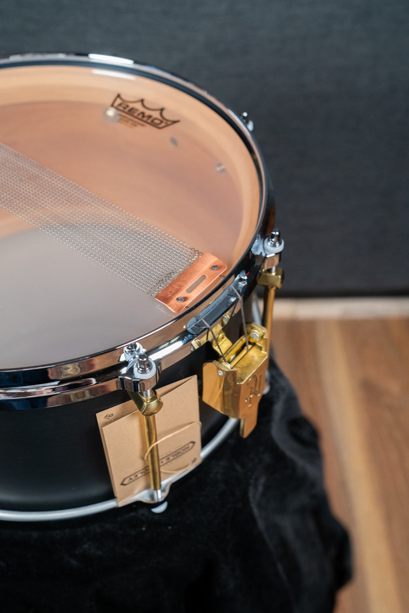 Noble and Cooley 13x7 Solid Shell Maple Snare - Black Super Matte (Brass HW/Chrome Hoops)