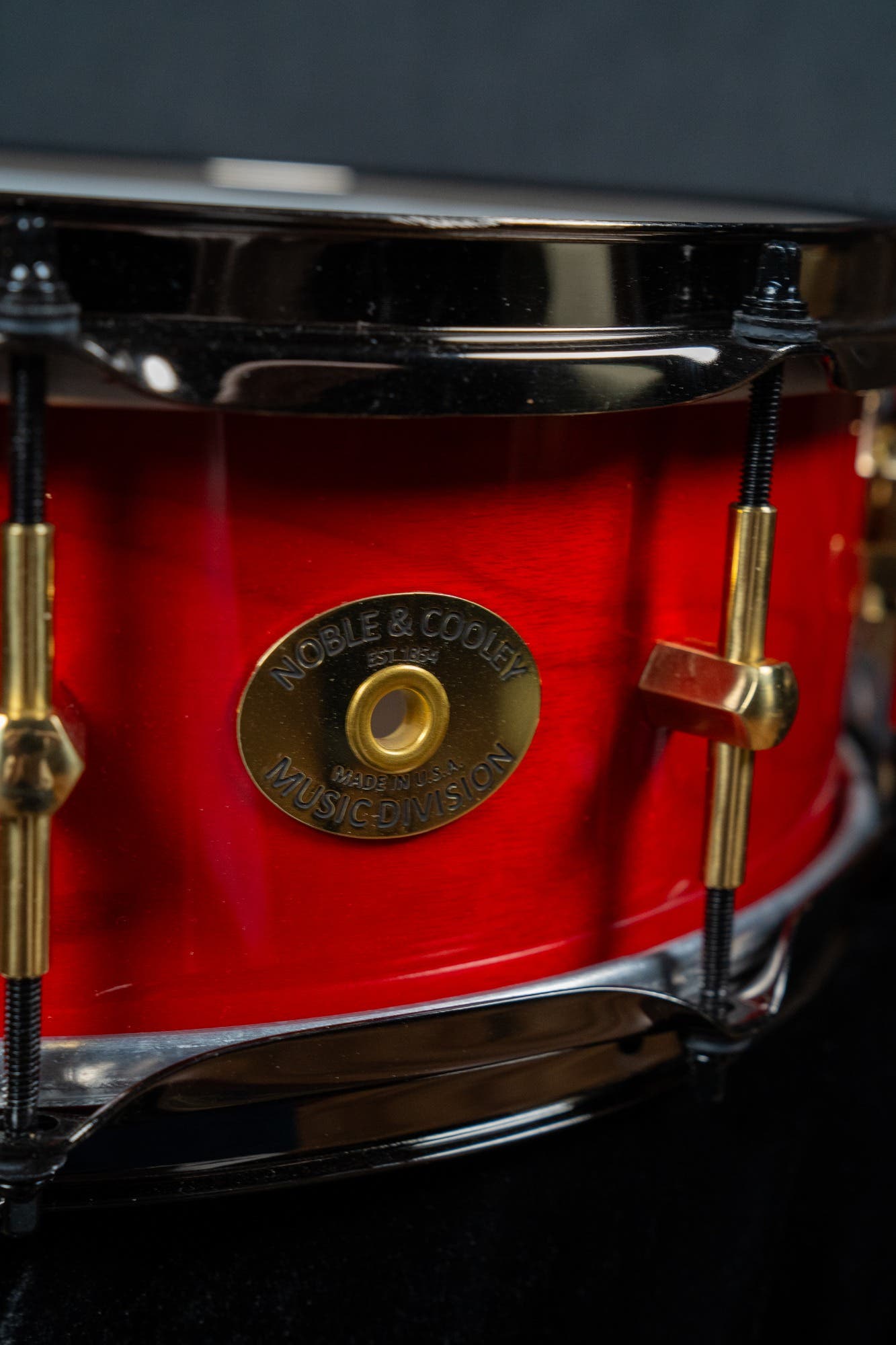 Noble and Cooley 14x5 Solid Shell Walnut Snare - Trans Red Gloss (Brass HW / Black Hoops)