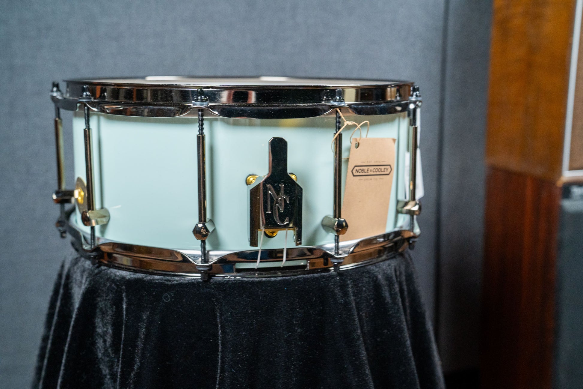 Noble and Cooley 14x6 Solid Shell Maple Snare - Eggshell Blue Gloss (Black HW)