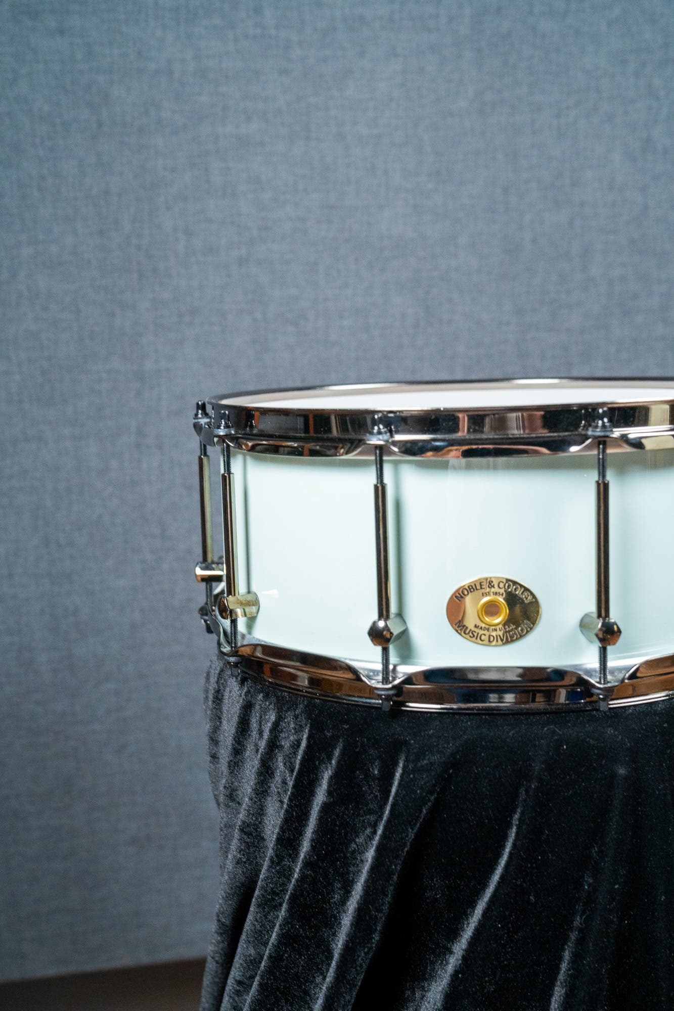 Noble and Cooley 14x6 Solid Shell Maple Snare - Eggshell Blue Gloss (Black HW)