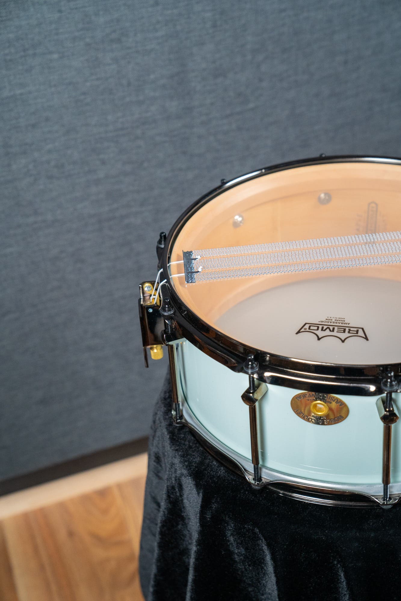 Noble and Cooley 14x6 Solid Shell Maple Snare - Eggshell Blue Gloss (Black HW)