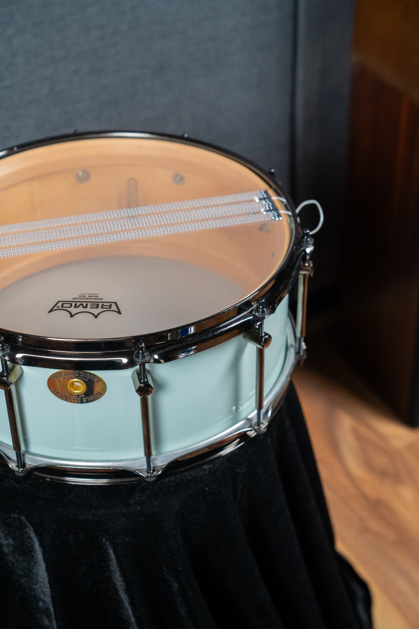 Noble and Cooley 14x6 Solid Shell Maple Snare - Eggshell Blue Gloss (Black HW)