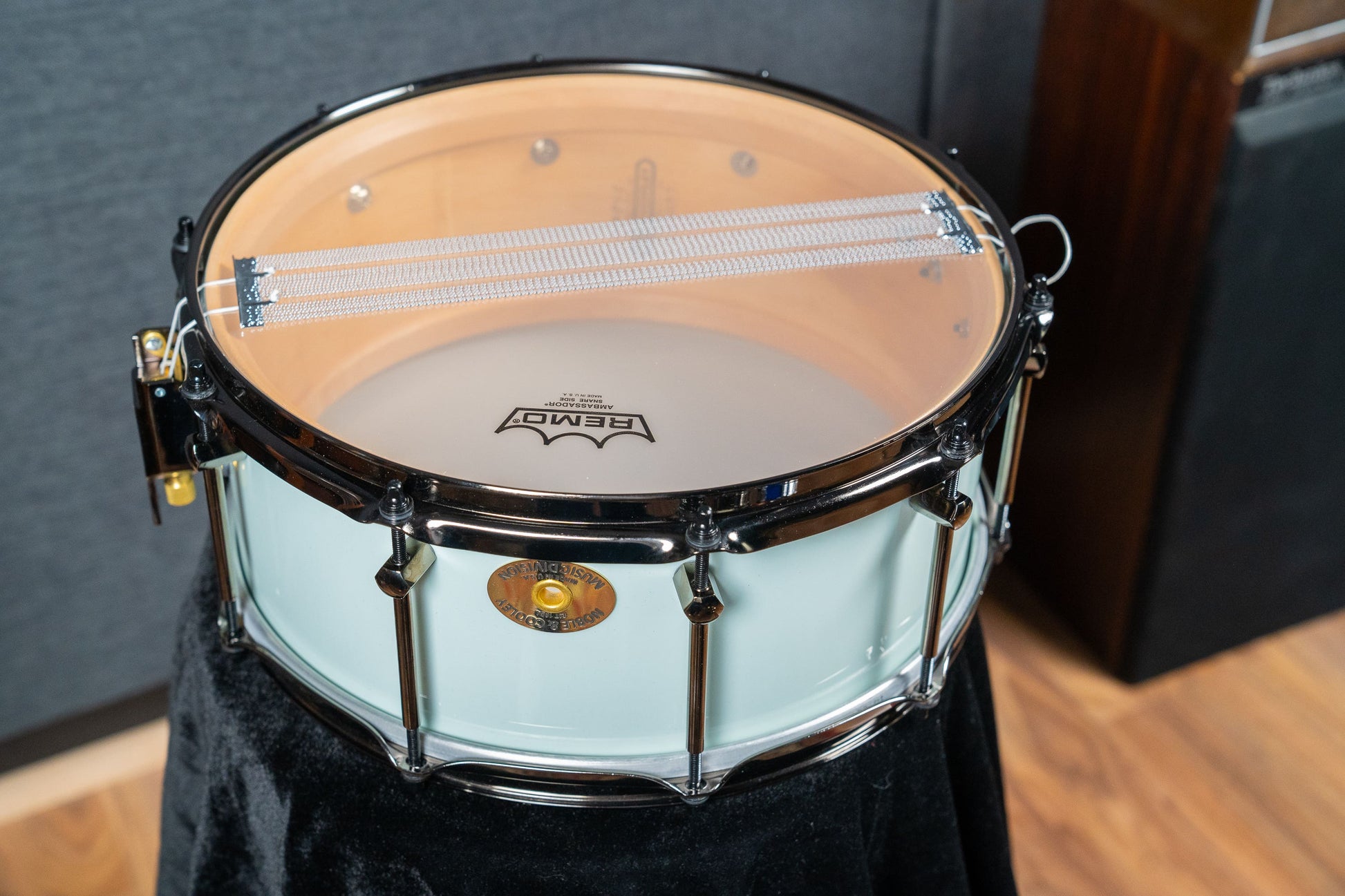 Noble and Cooley 14x6 Solid Shell Maple Snare - Eggshell Blue Gloss (Black HW)