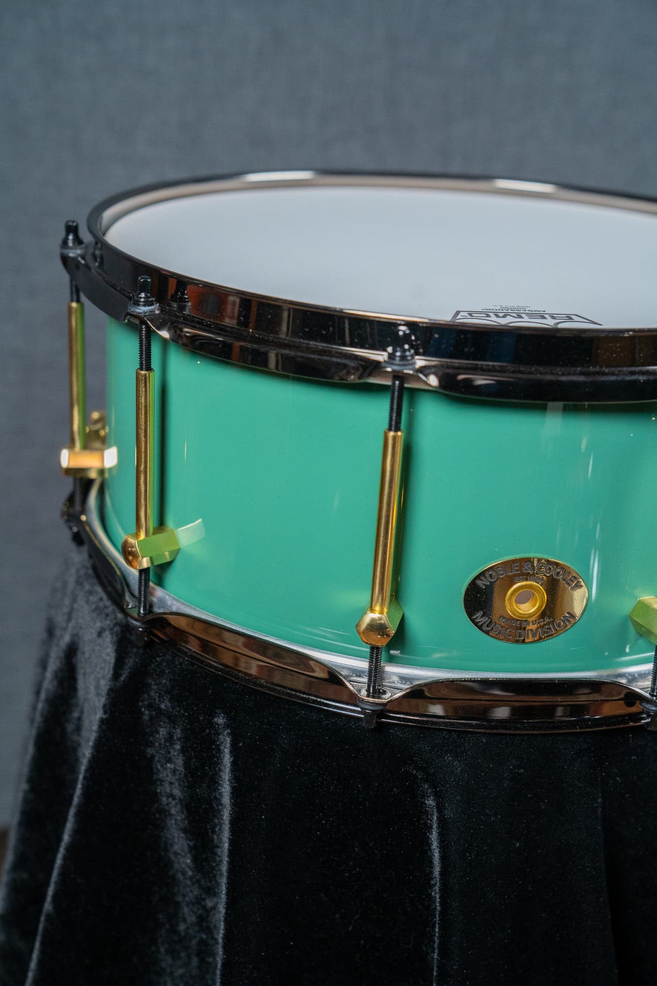 Noble and Cooley 14x6 Solid Shell Maple Snare - Green Monster Gloss (Black HW)