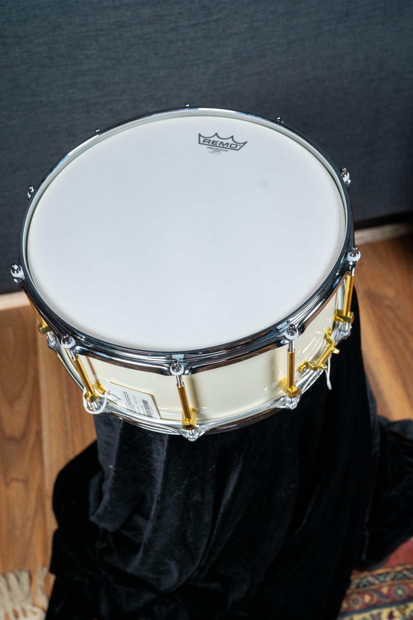 Noble and Cooley 14x6 Solid Shell Tulip Snare - Antique White Gloss (Brass HW / Chrome Hoops)