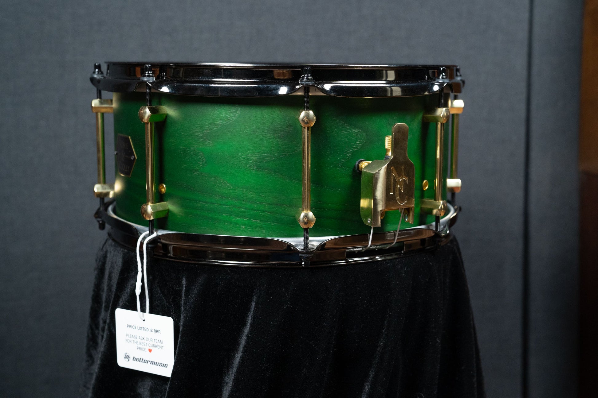 Noble and Cooley 14x6.5 Walnut Ply Snare - Green Stain Matte (Brass HW / Black Hoops)