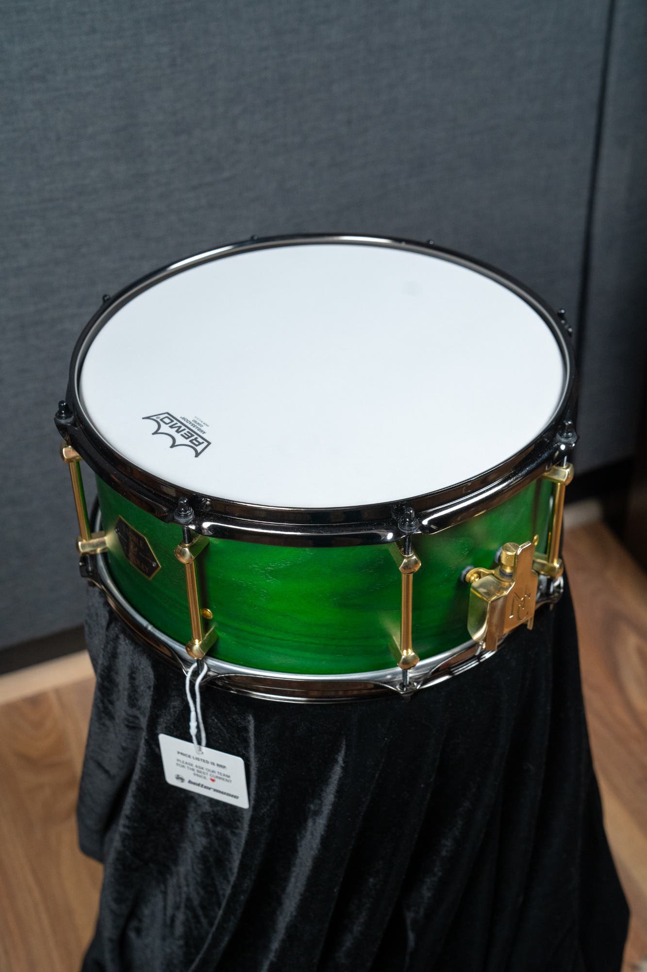 Noble and Cooley 14x6.5 Walnut Ply Snare - Green Stain Matte (Brass HW / Black Hoops)