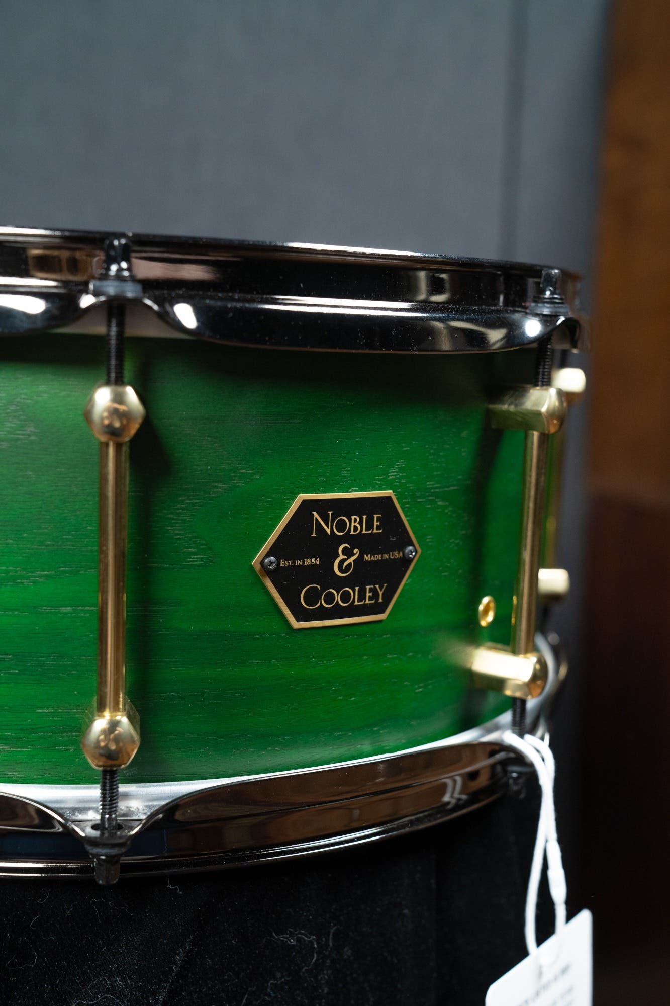 Noble and Cooley 14x6.5 Walnut Ply Snare - Green Stain Matte (Brass HW / Black Hoops)
