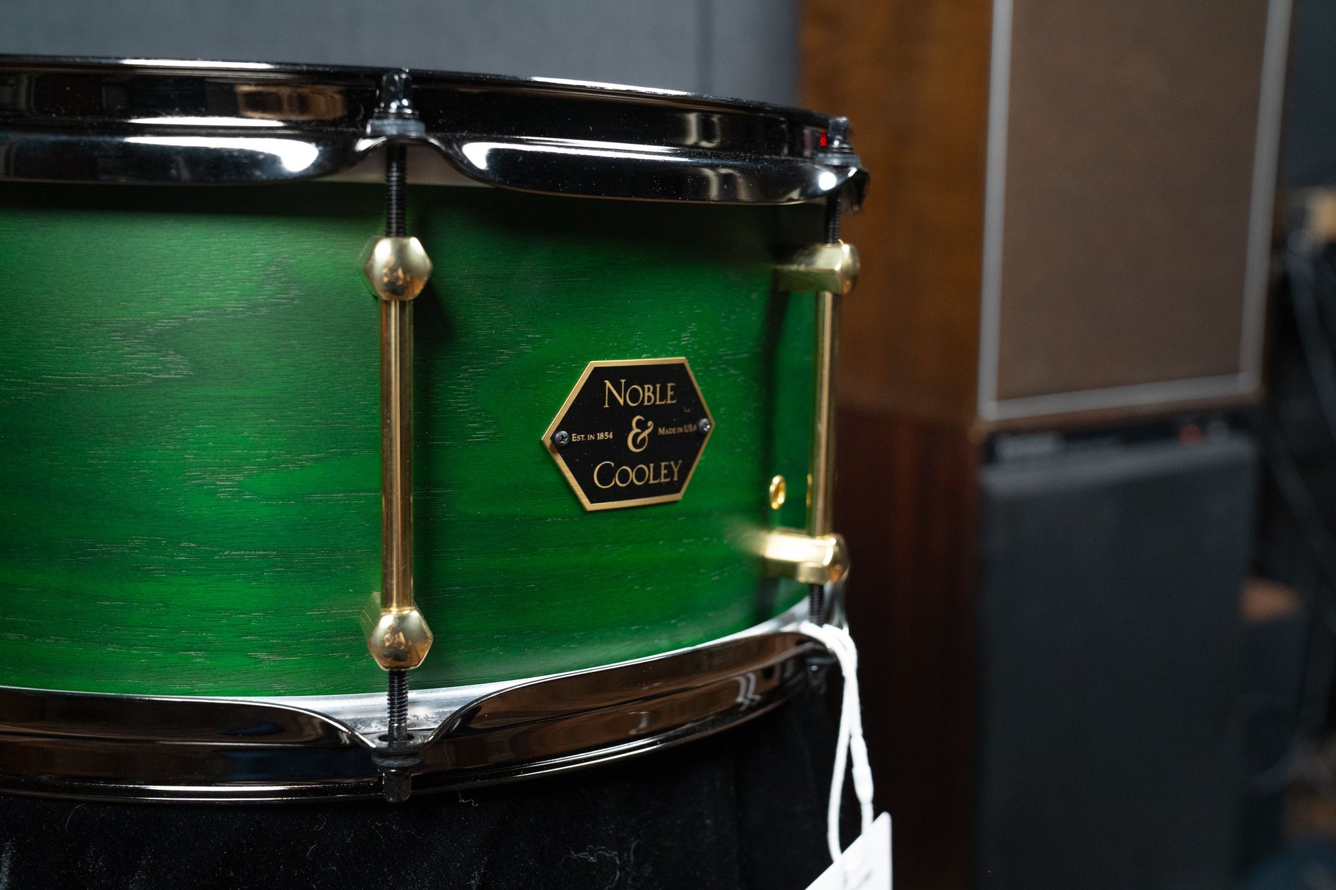 Noble and Cooley 14x6.5 Walnut Ply Snare - Green Stain Matte (Brass HW / Black Hoops)
