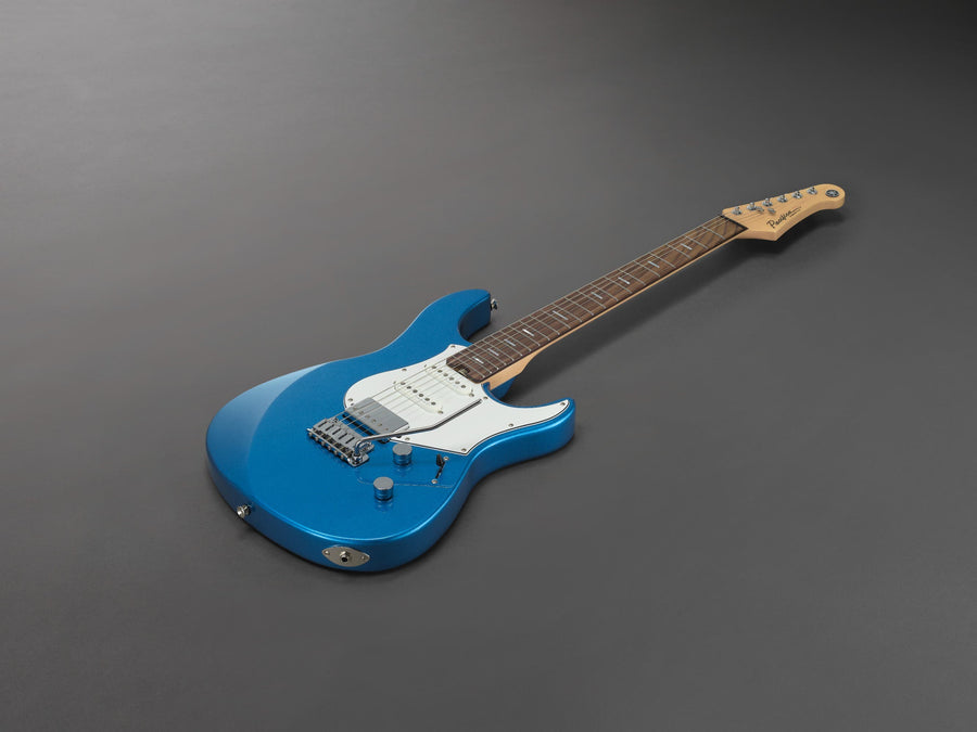 Yamaha Pacifica Standard Plus PACS+12 Electric Guitar -  Sparkle Blue