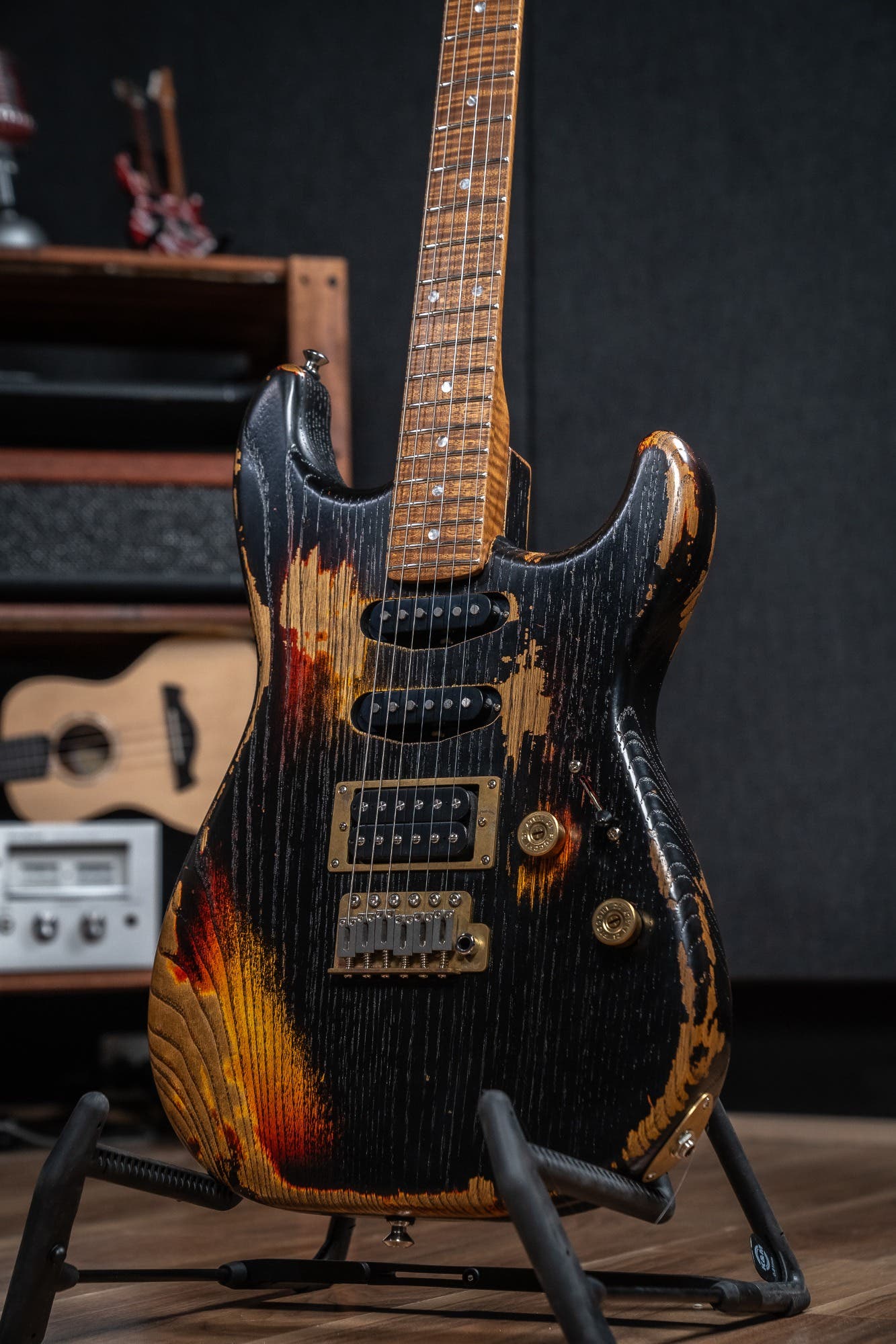 Paoletti Loft Alfa HSS - Flame Maple Neck - Heavy Black over Sunburst (no guard)