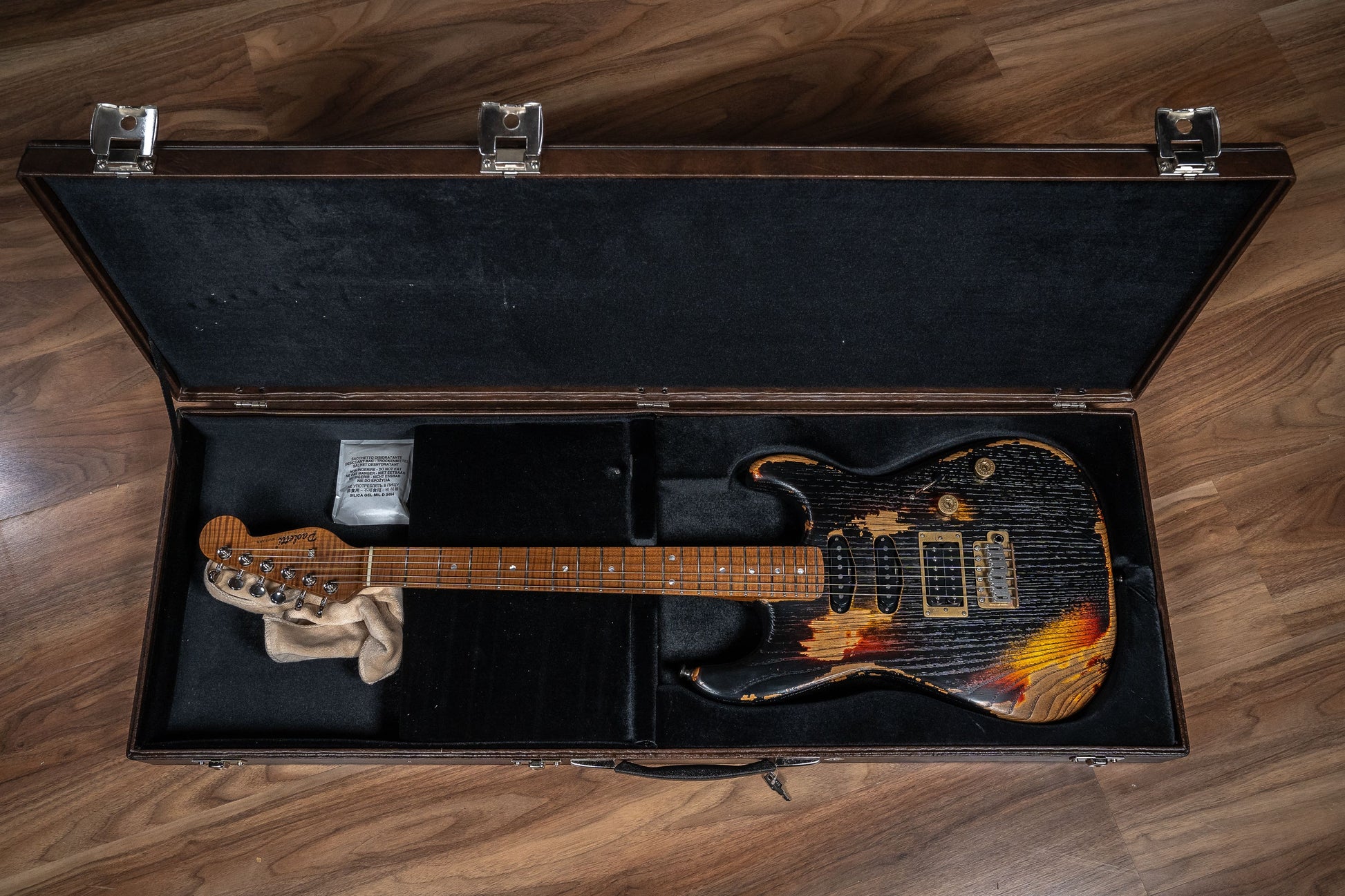 Paoletti Loft Alfa HSS - Flame Maple Neck - Heavy Black over Sunburst (no guard)