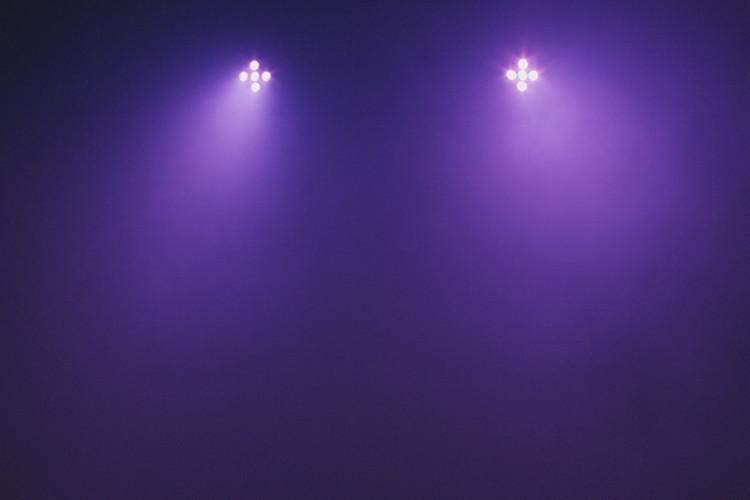 Event Lighting PAR5X8A - 5 x 8w LEDs RGBA PRO PAR