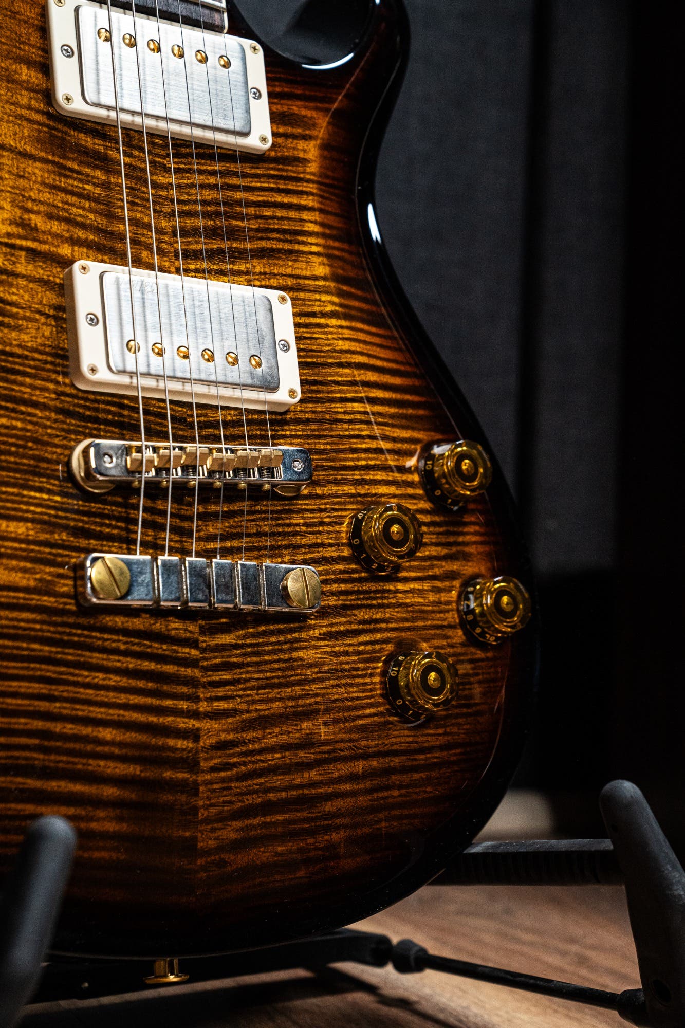 Paul Reed Smith (PRS) McCarty 594 - Black Gold Burst - 10 Top