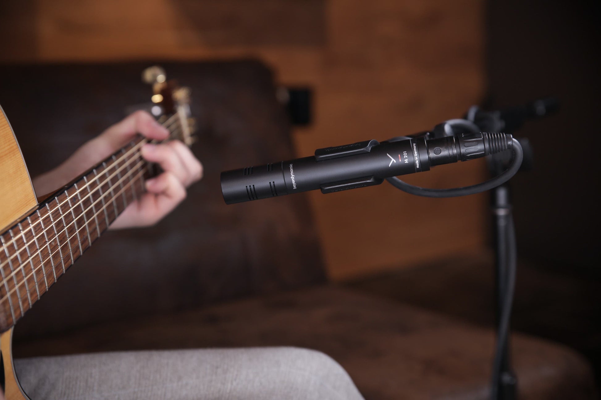 BeyerDynamic M 201 Hypercardioid Dynamic Microphone