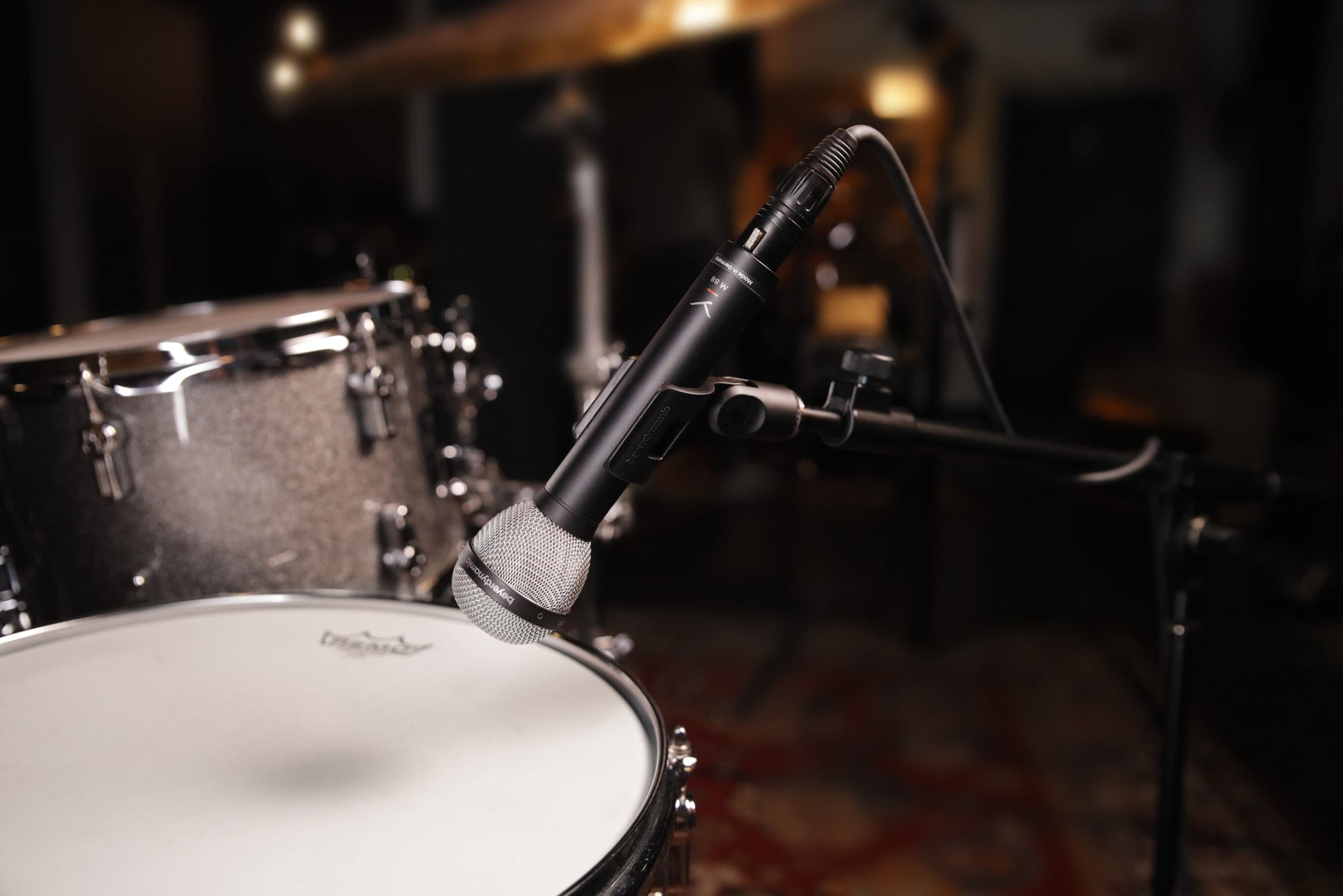 BeyerDynamic M 88 Hypercardioid Dynamic Microphone