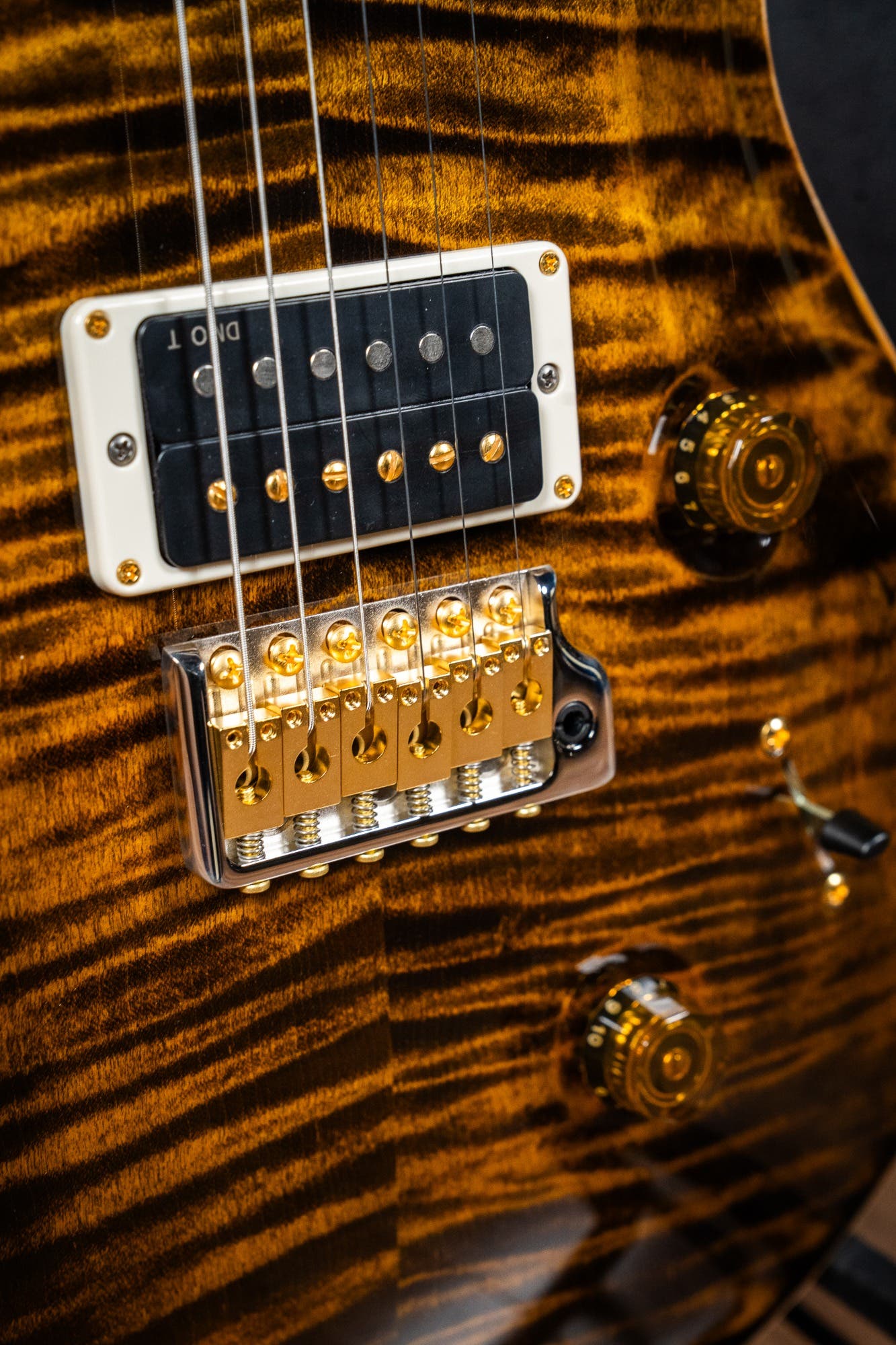 Paul Reed Smith (PRS) Custom 24 w/Pattern Thin Neck - Yellow Tiger - 10 Top