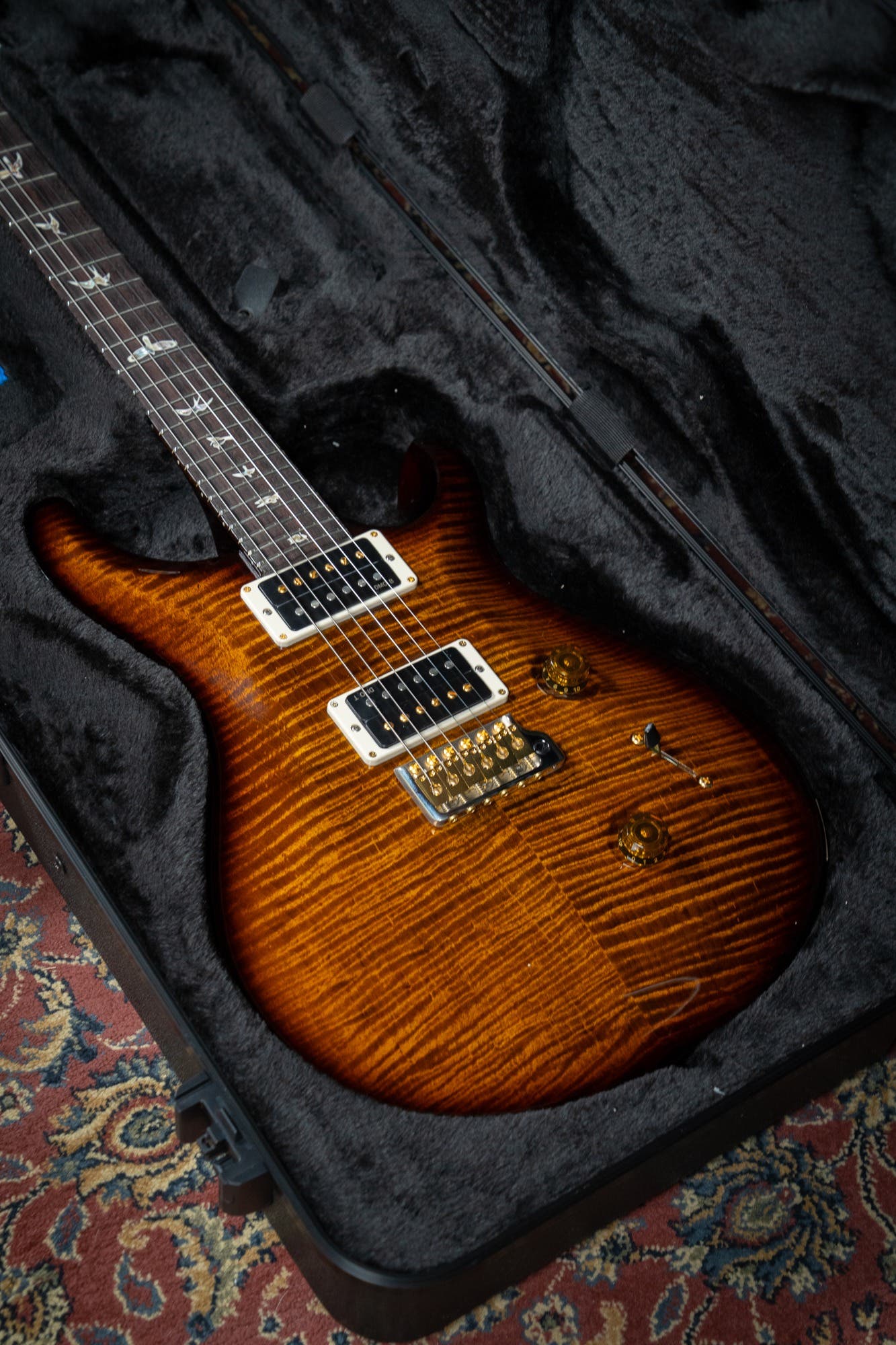 Paul Reed Smith (PRS) Custom 24 w/Pattern Thin Neck - Black Gold Burst - 10 Top