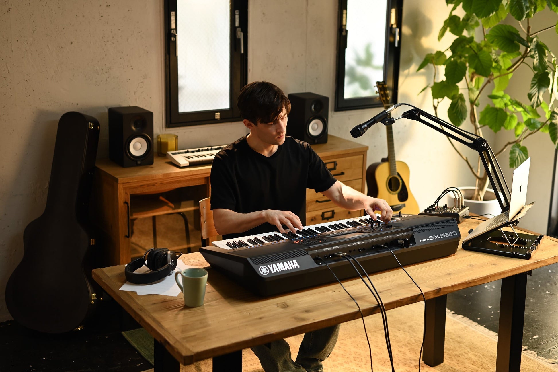 Yamaha PSRSX920 Digital Workstation / Arranger Keyboard