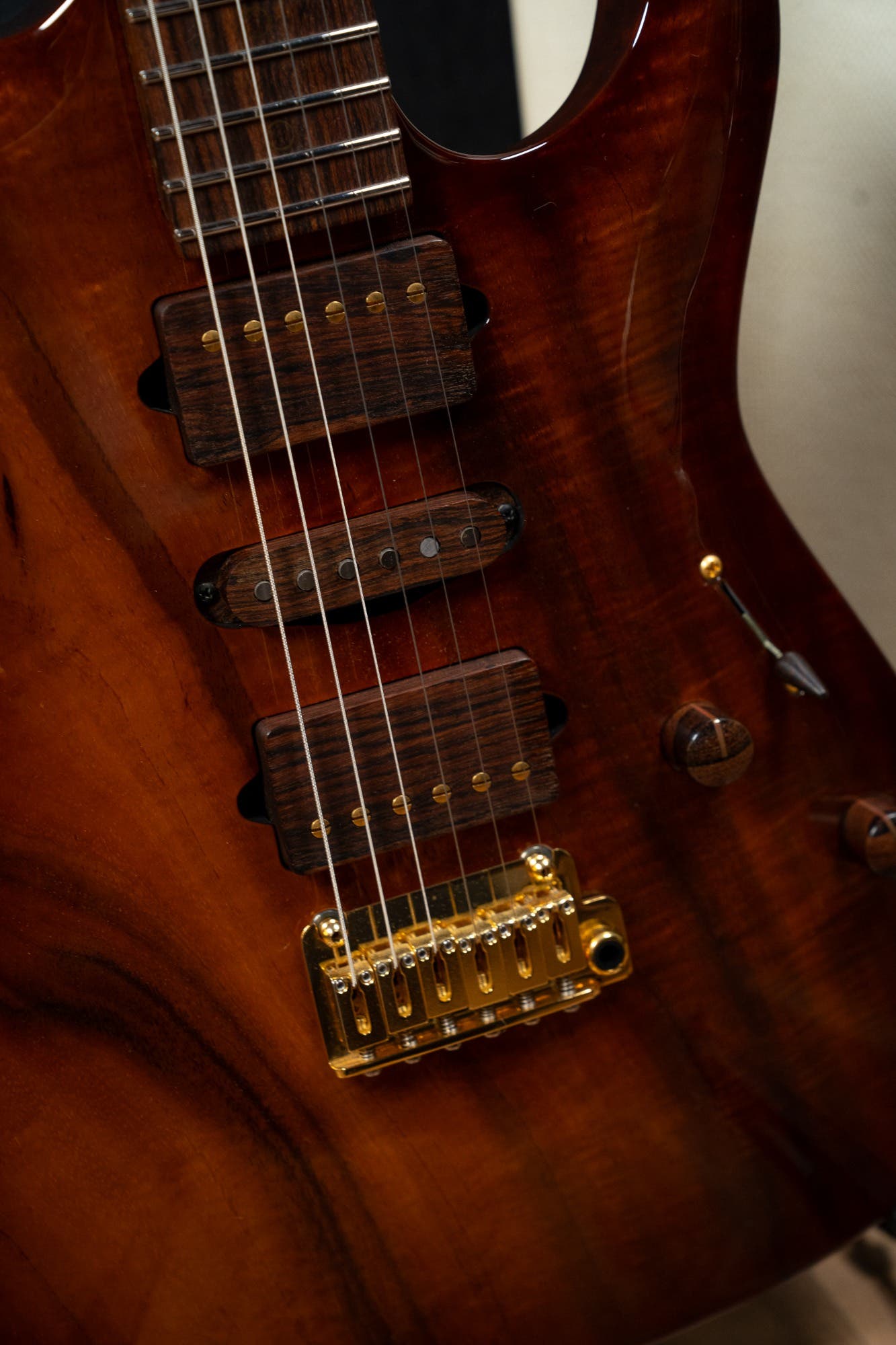 Suhr 2015 Collection Standard Carve-Top (1of10, #27151) Natural Burst - Pre-Owned