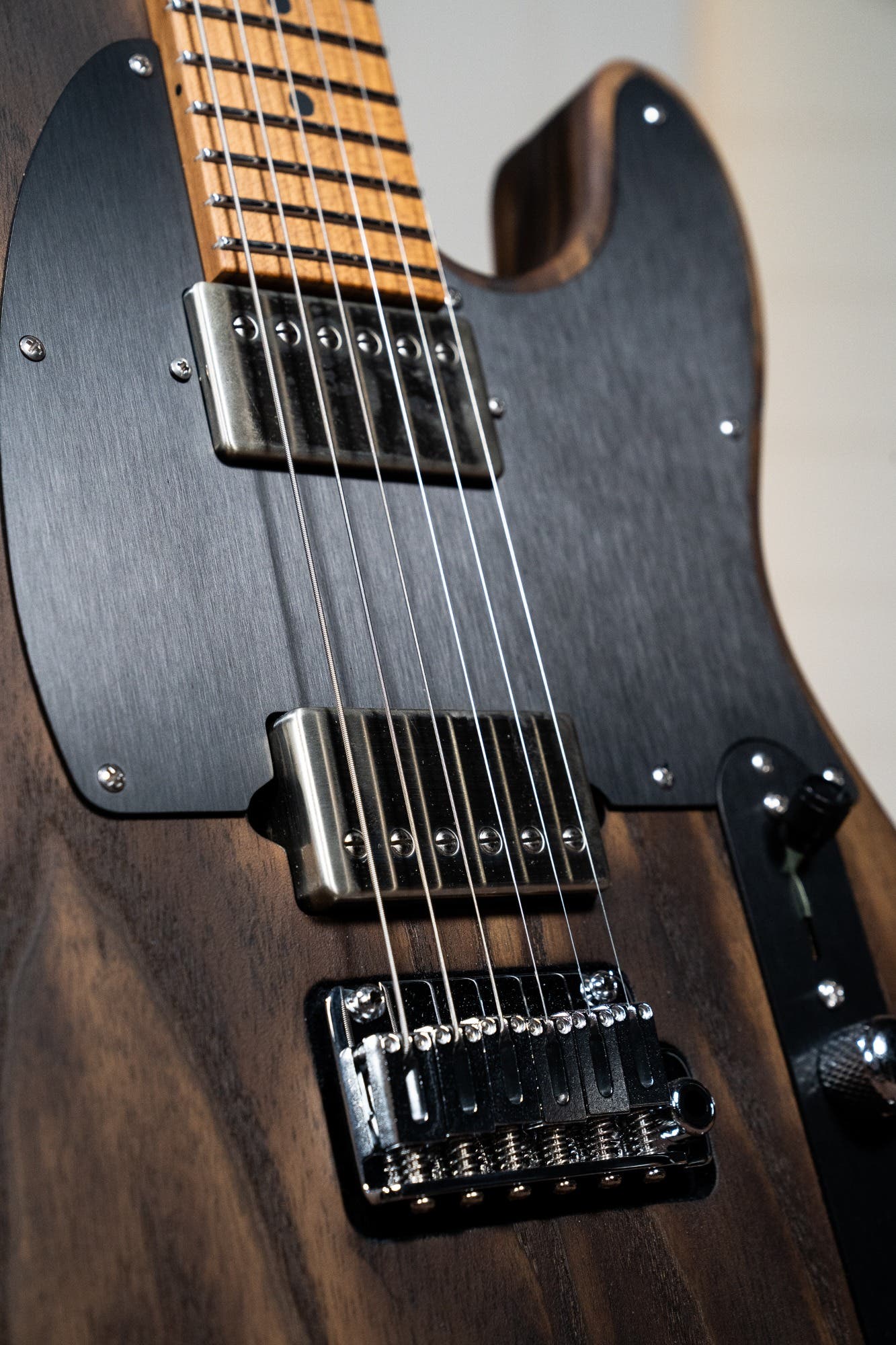 Suhr Andy Wood Signature Modern T HH - Whiskey Barrel (510 Tremolo)