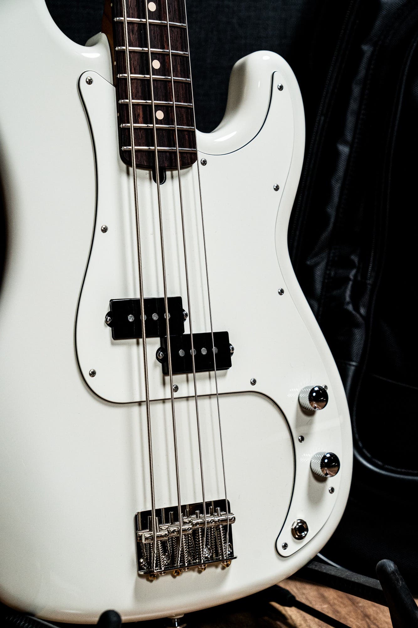 Suhr Classic P 4-String Bass w/Deluxe Gigbag - Olympic White RW