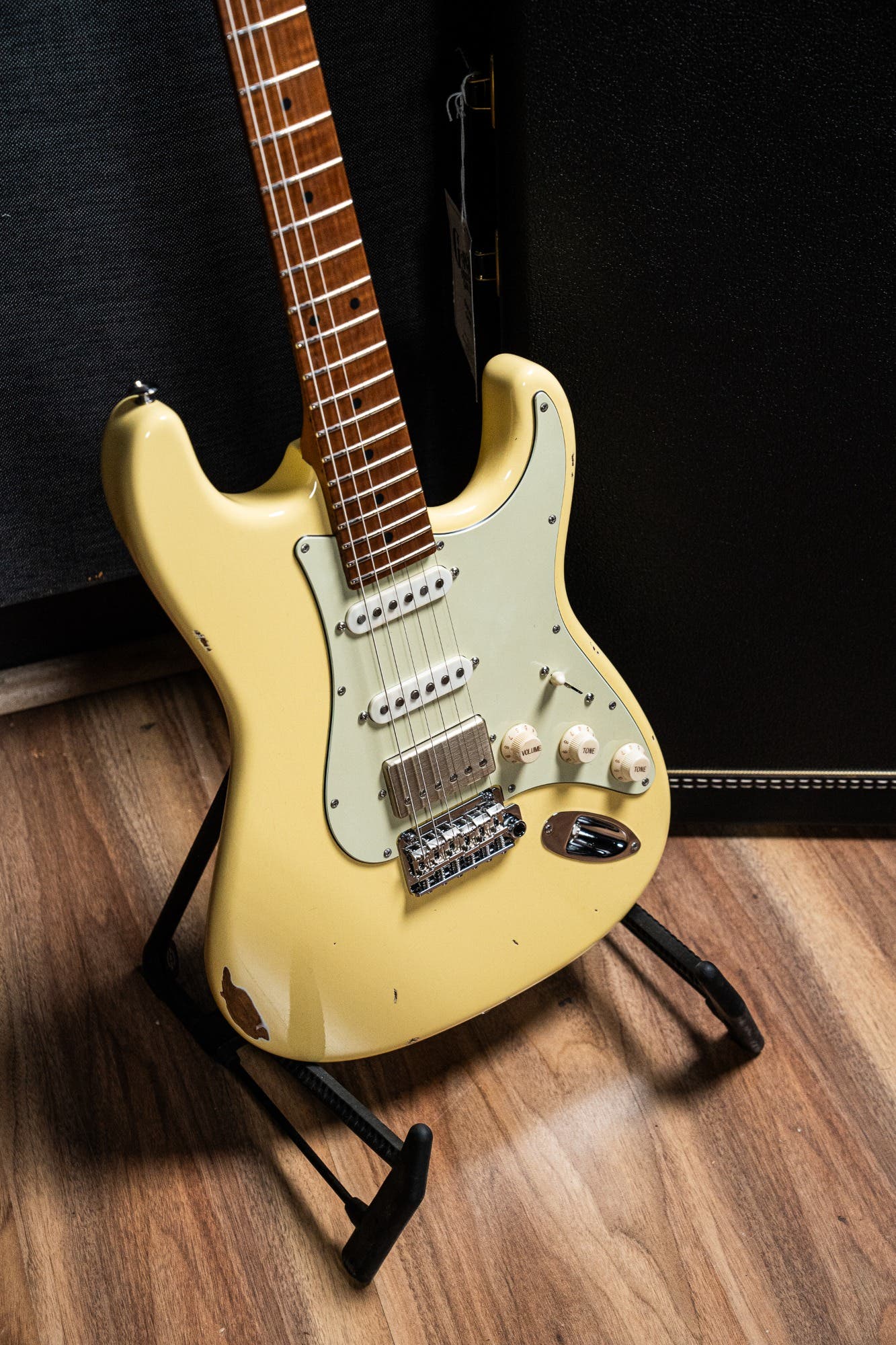 Suhr Dealer Select Classic Antique Electric Guitar - Vintage Yellow Custom