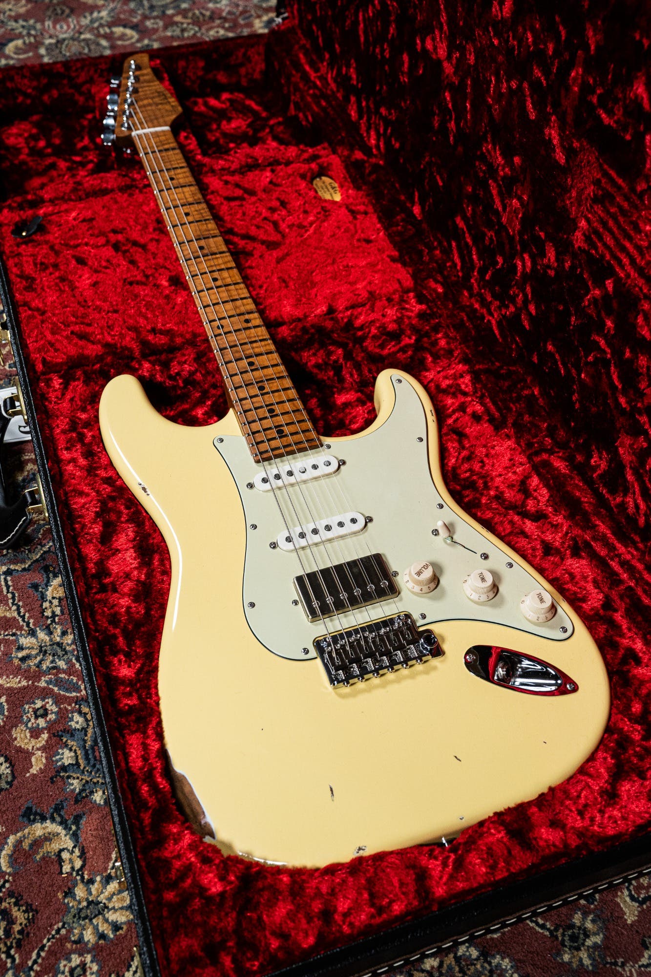 Suhr Dealer Select Classic Antique Electric Guitar - Vintage Yellow Custom