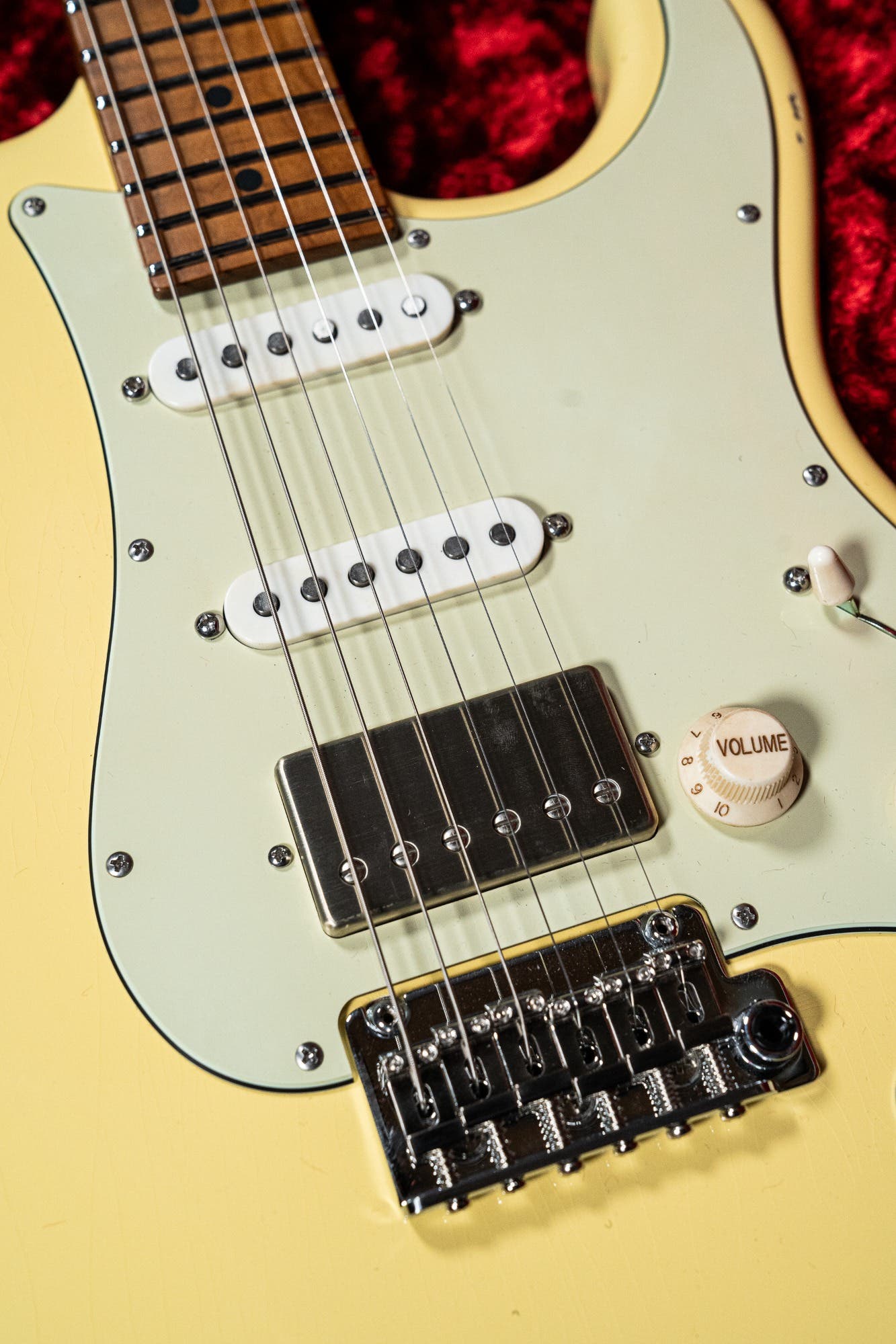 Suhr Dealer Select Classic Antique Electric Guitar - Vintage Yellow Custom