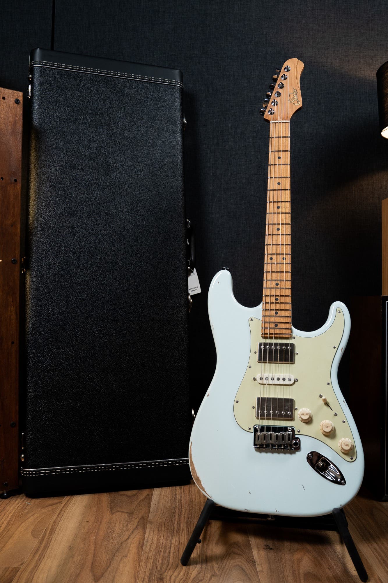 Suhr Ian Thornley Signature Classic S Antique w/Case - Sonic White