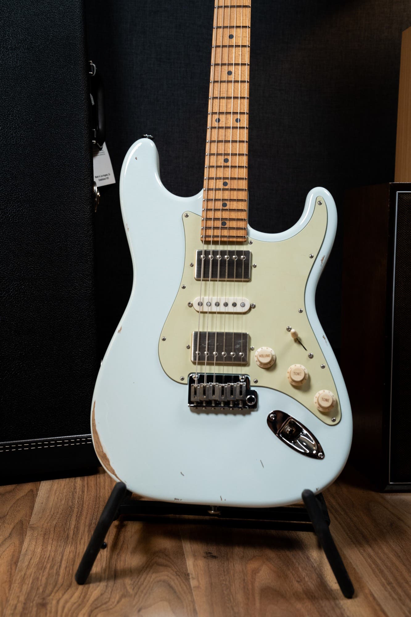 Suhr Ian Thornley Signature Classic S Antique w/Case - Sonic White