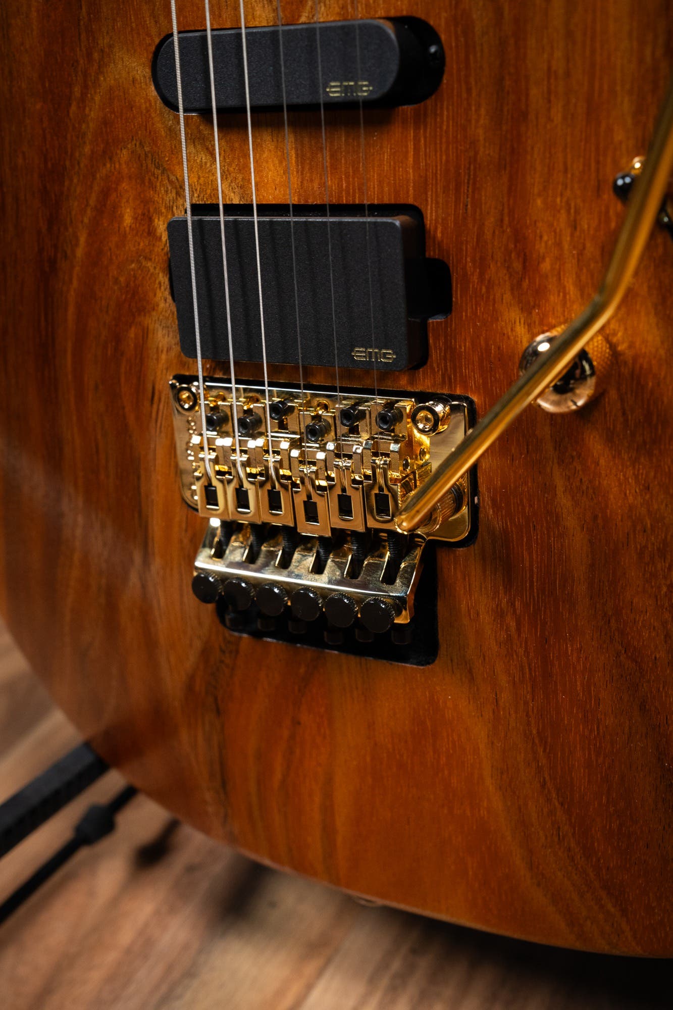 Suhr Reb Beach Signature Standard Guitar w/Case - Satin Koa PF